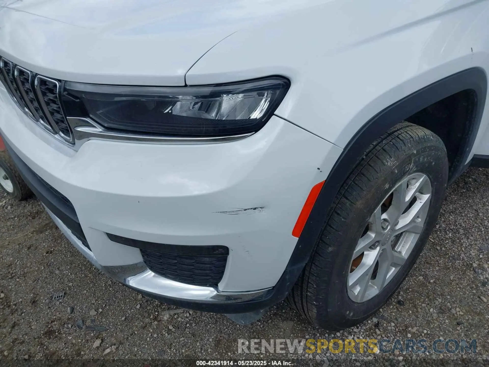 6 Photograph of a damaged car 1C4RJKBGXP8780661 JEEP GRAND CHEROKEE L 2023