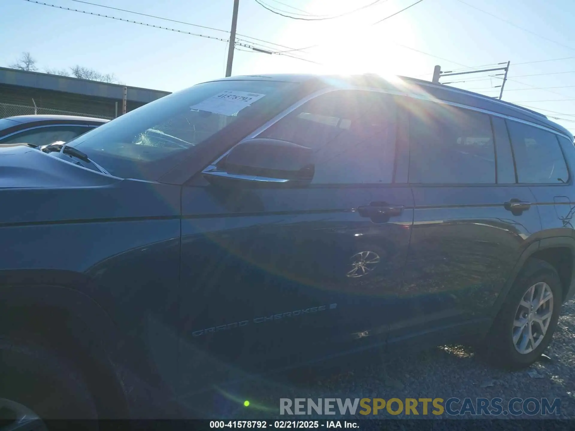 15 Photograph of a damaged car 1C4RJKBGXP8815733 JEEP GRAND CHEROKEE L 2023