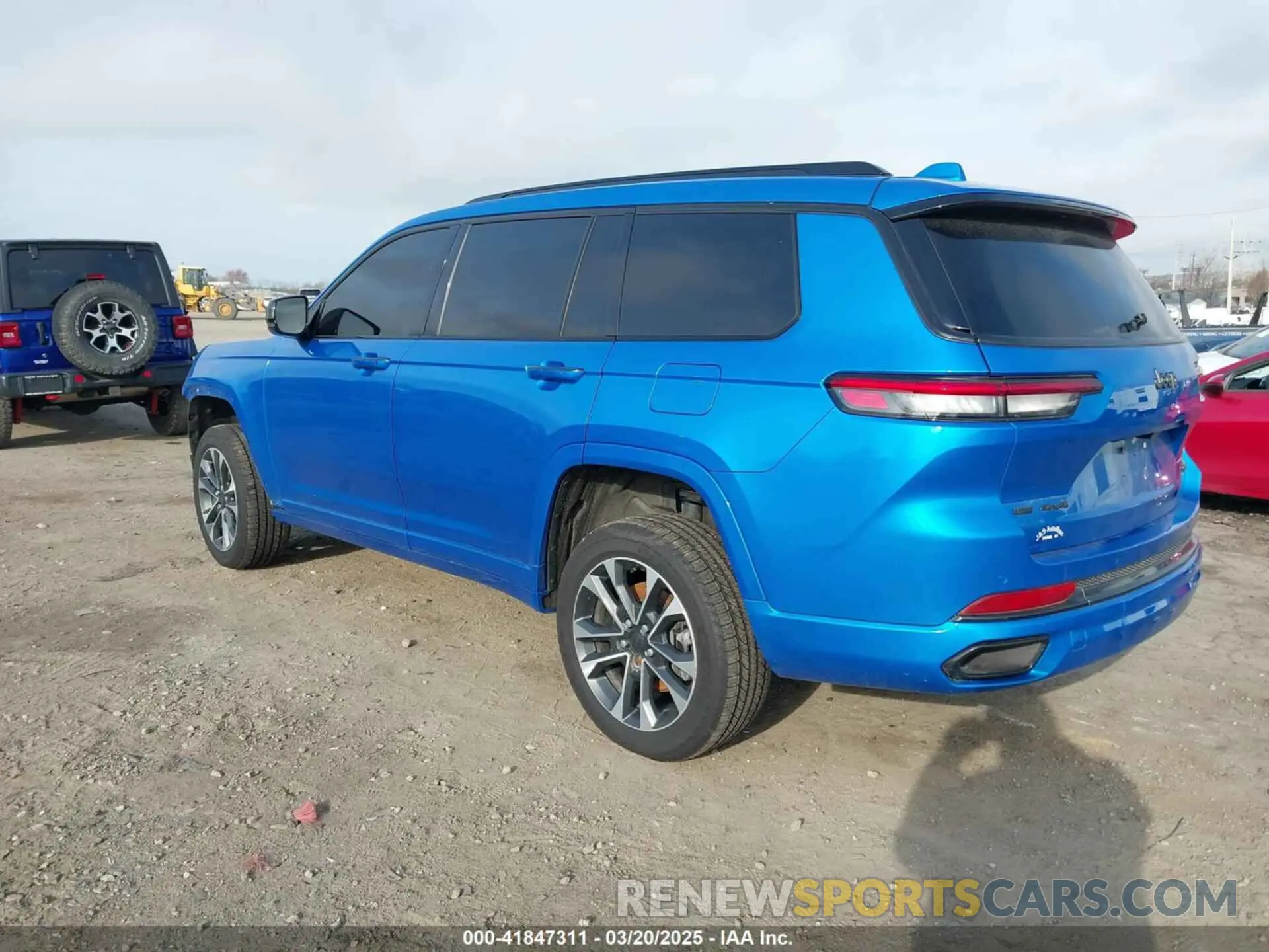 3 Photograph of a damaged car 1C4RJKDG0P8731272 JEEP GRAND CHEROKEE L 2023