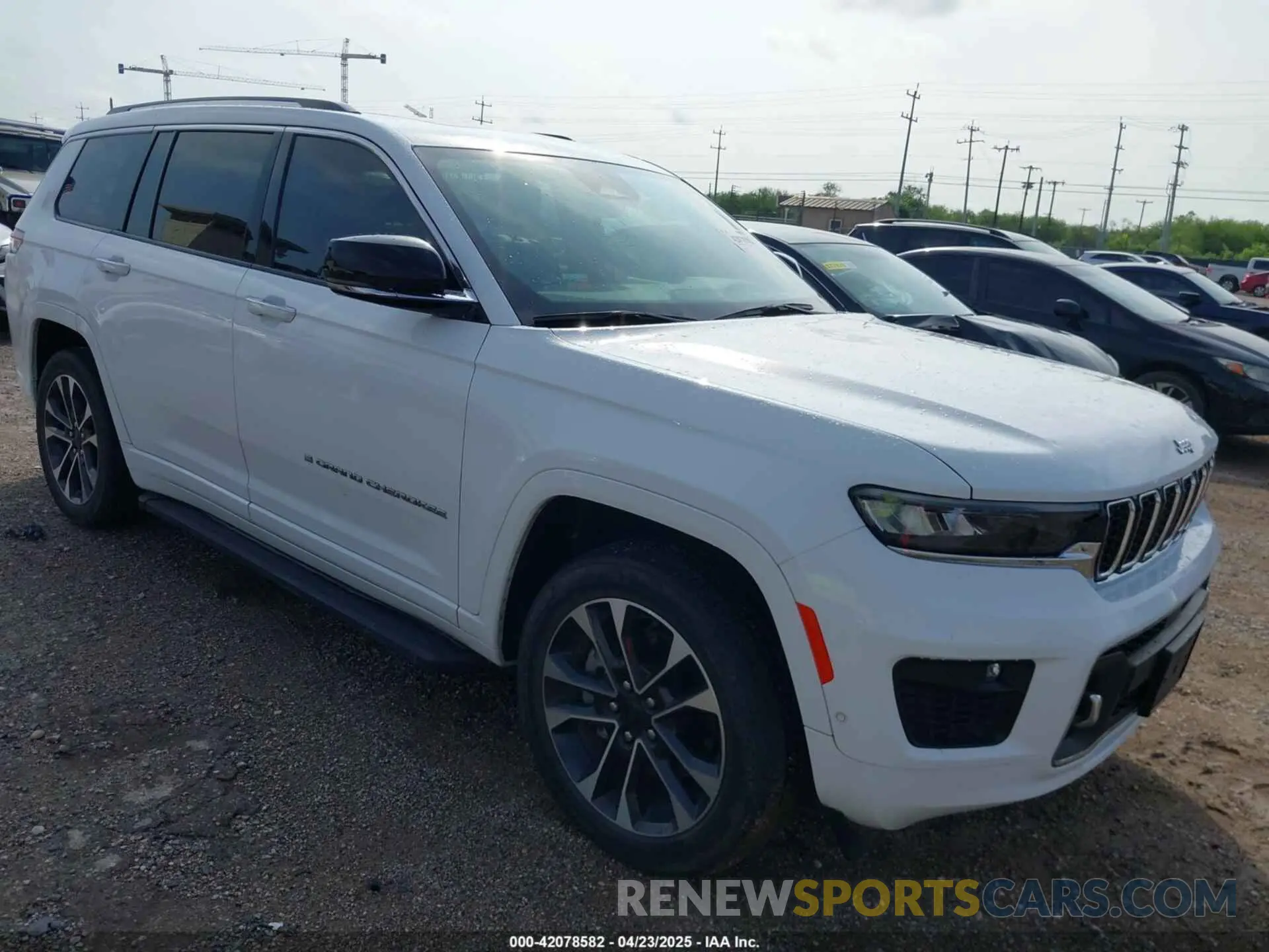 1 Photograph of a damaged car 1C4RJKDG1P8825368 JEEP GRAND CHEROKEE L 2023