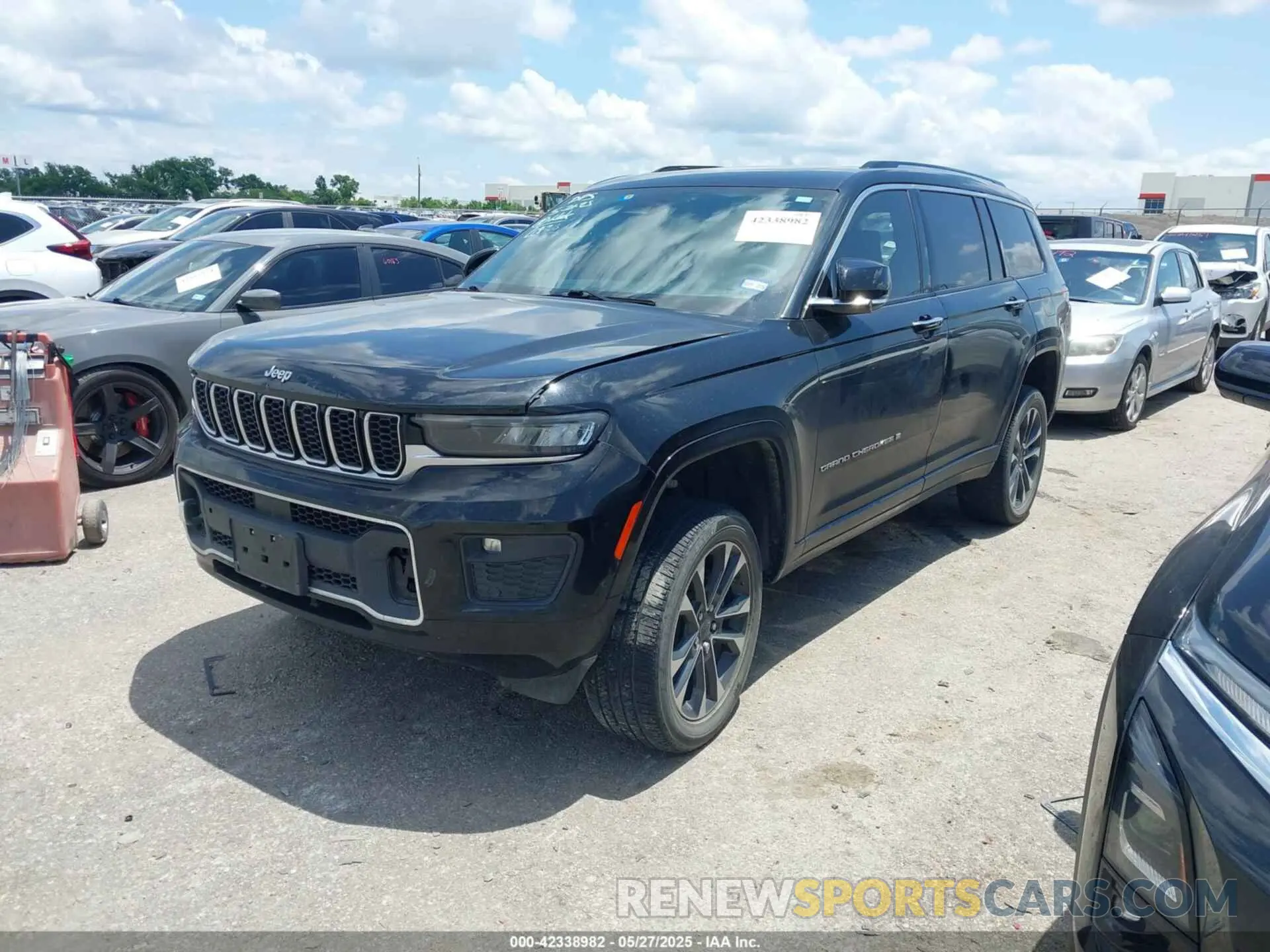 2 Photograph of a damaged car 1C4RJKDG5P8771928 JEEP GRAND CHEROKEE L 2023
