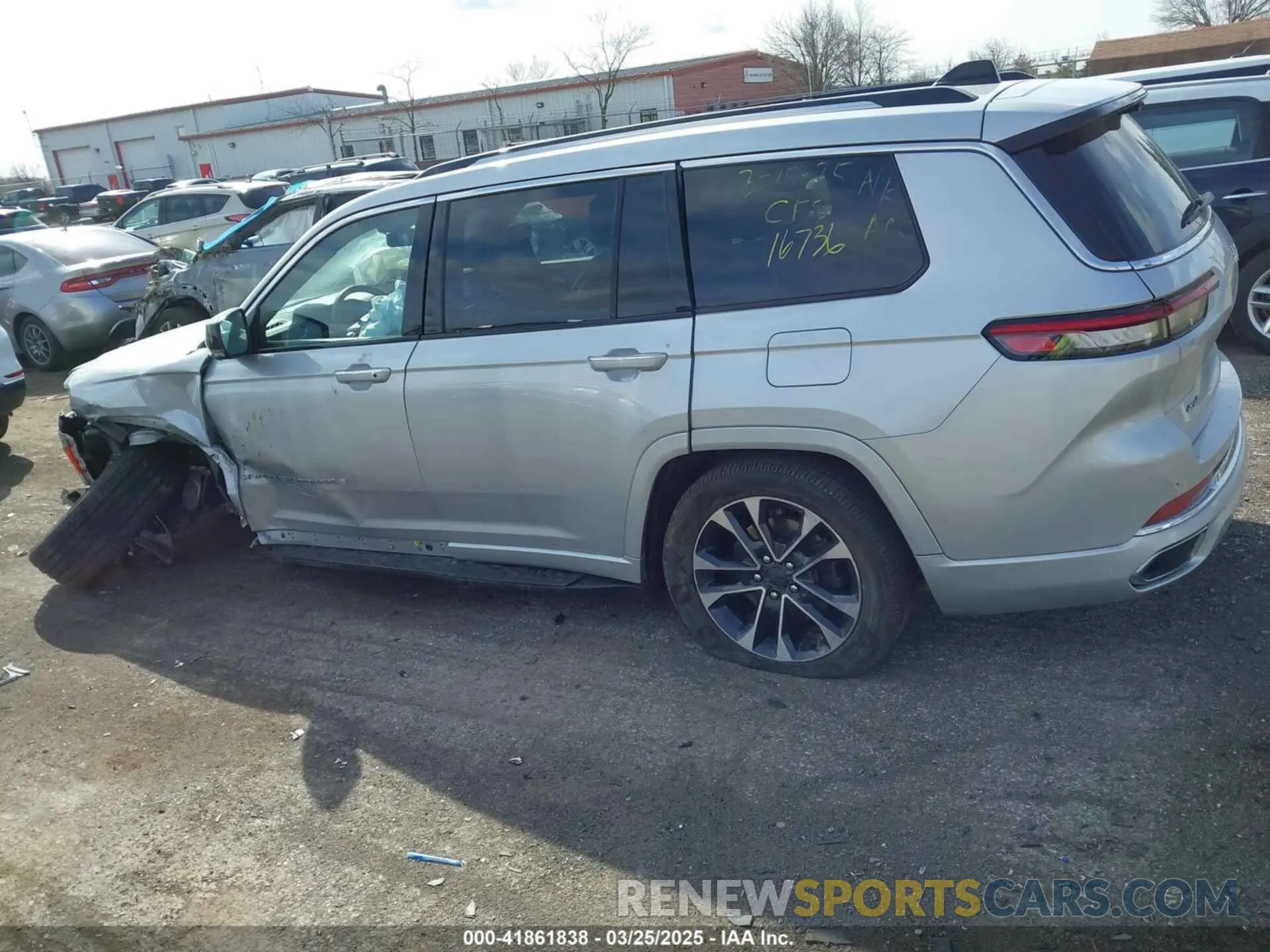 14 Photograph of a damaged car 1C4RJKDG9P8909471 JEEP GRAND CHEROKEE L 2023