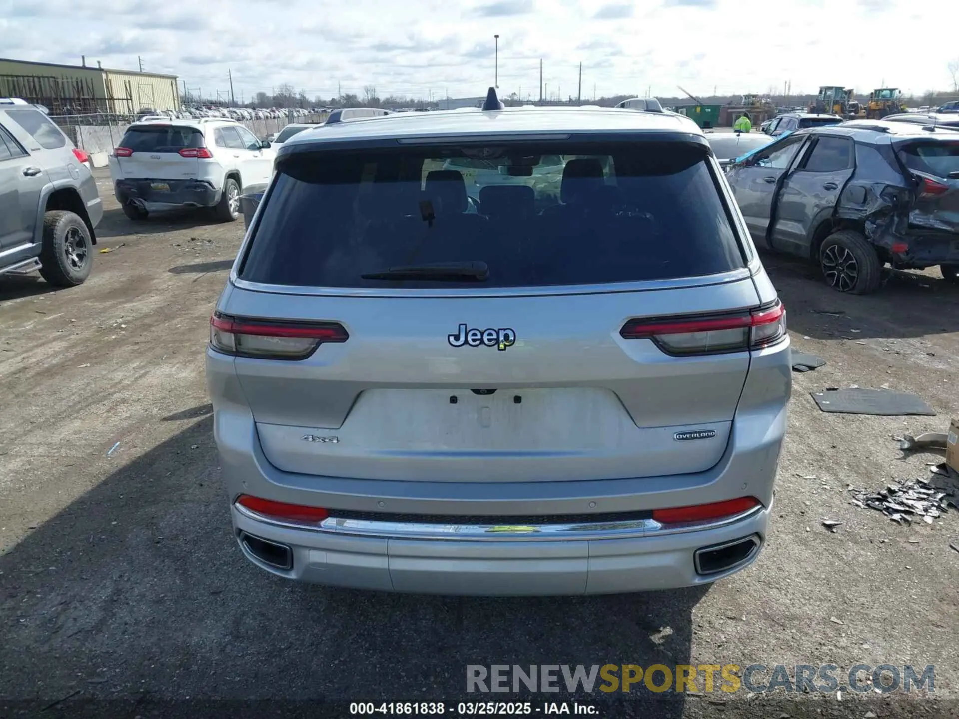 16 Photograph of a damaged car 1C4RJKDG9P8909471 JEEP GRAND CHEROKEE L 2023