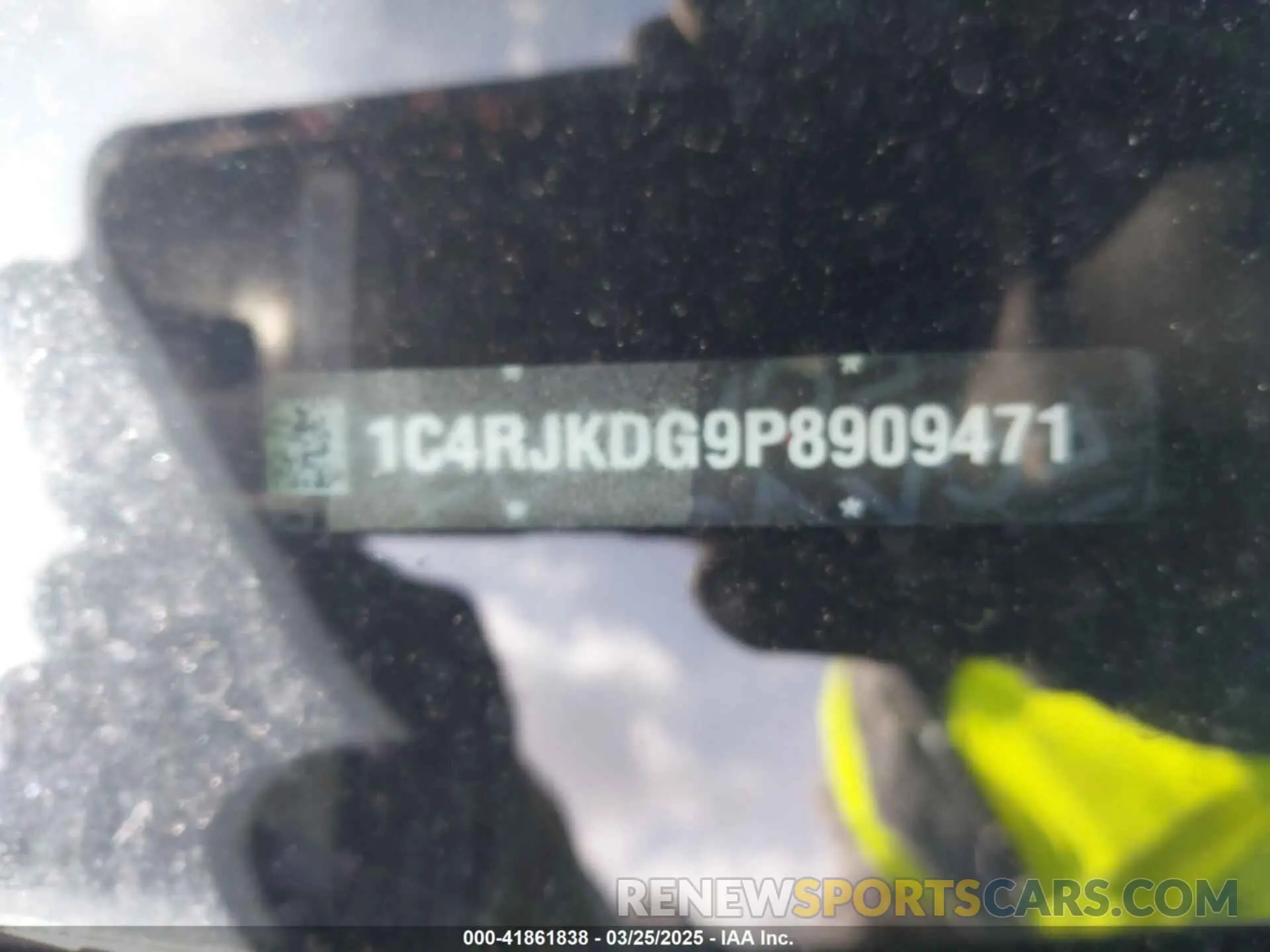 9 Photograph of a damaged car 1C4RJKDG9P8909471 JEEP GRAND CHEROKEE L 2023