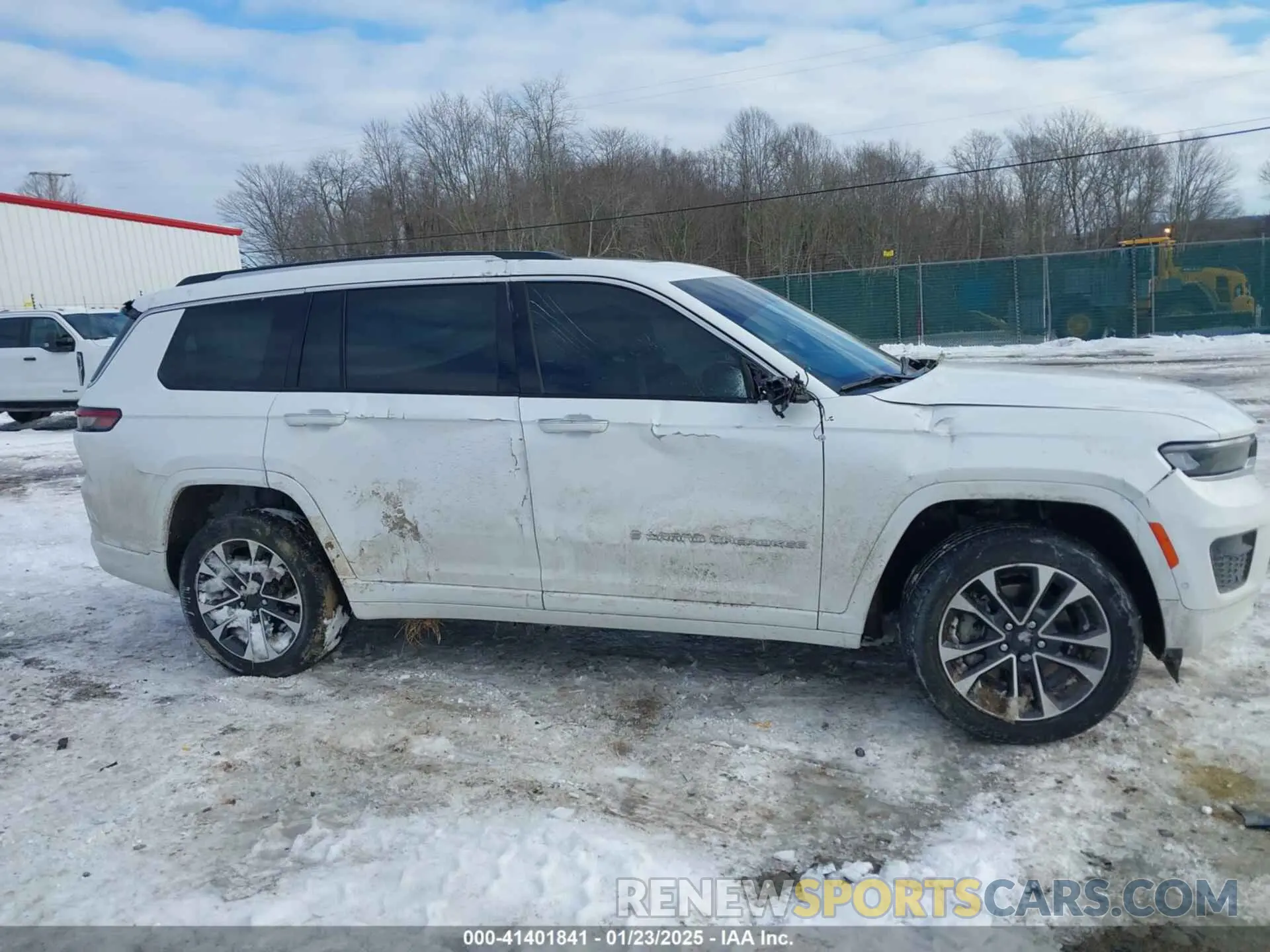 13 Photograph of a damaged car 1C4RJKDT7P8789523 JEEP GRAND CHEROKEE L 2023