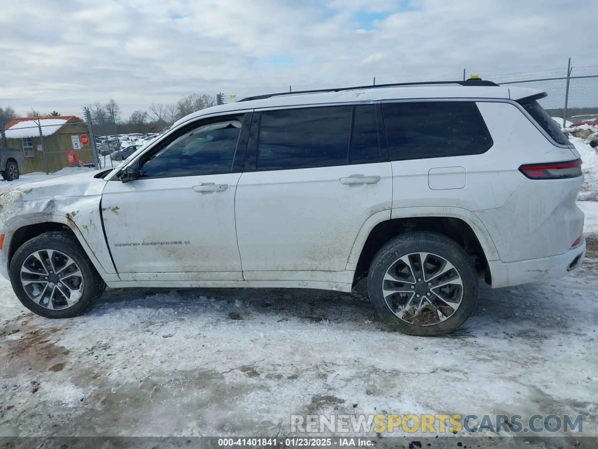 14 Photograph of a damaged car 1C4RJKDT7P8789523 JEEP GRAND CHEROKEE L 2023