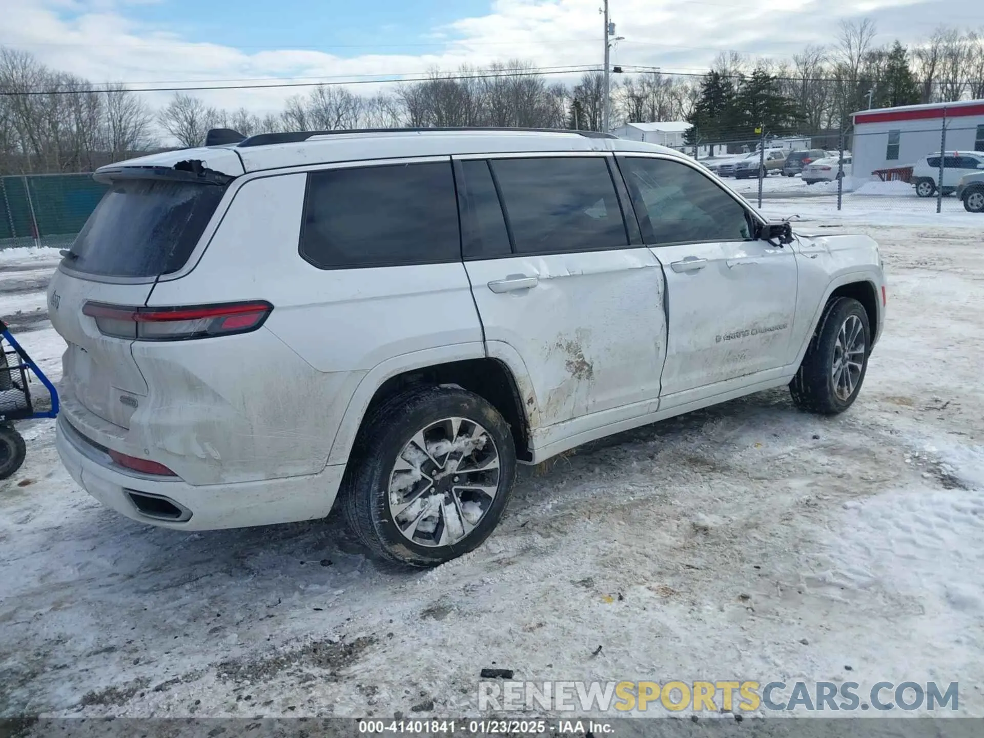 4 Photograph of a damaged car 1C4RJKDT7P8789523 JEEP GRAND CHEROKEE L 2023
