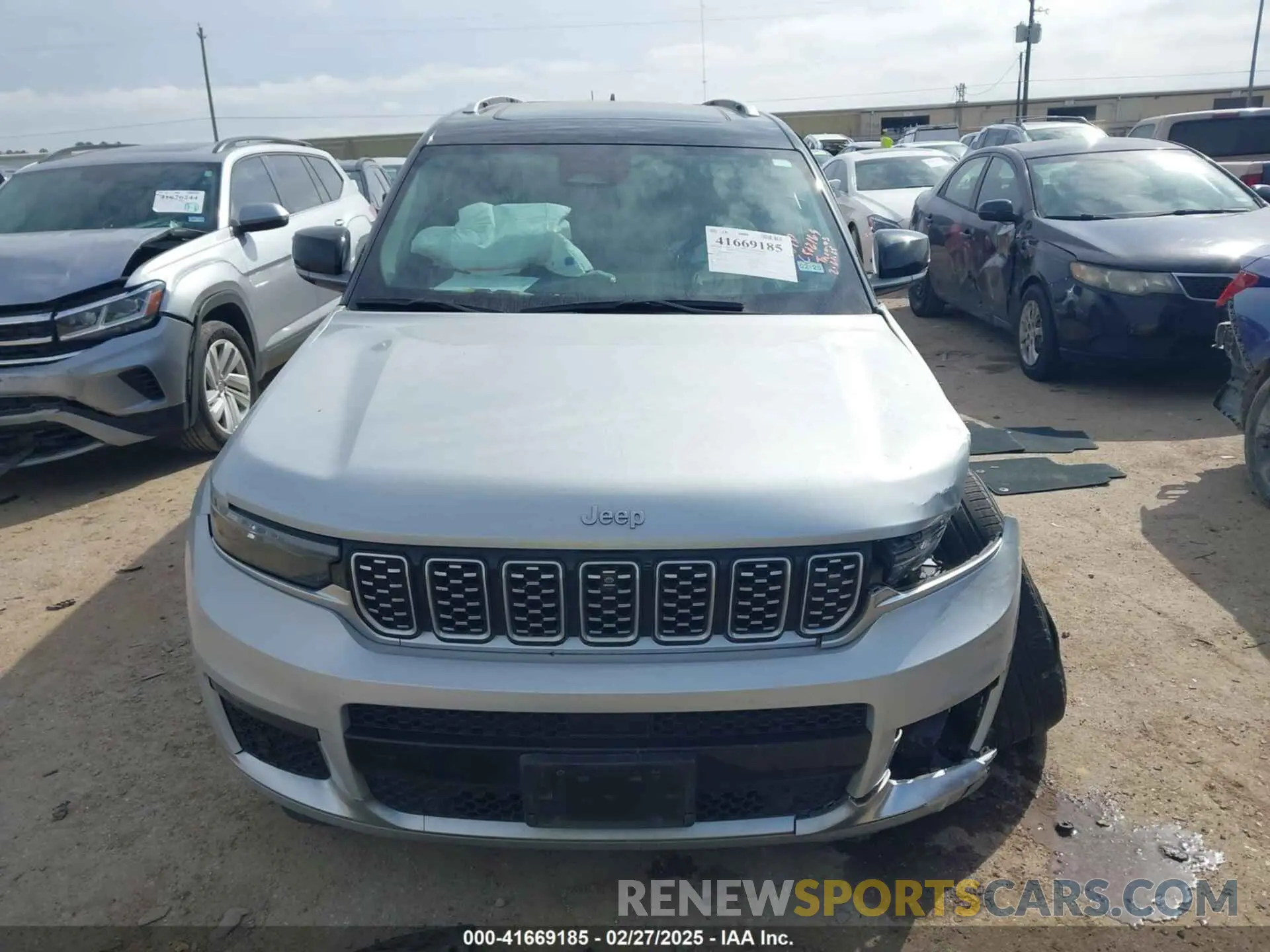12 Photograph of a damaged car 1C4RJKEG7P8700759 JEEP GRAND CHEROKEE L 2023