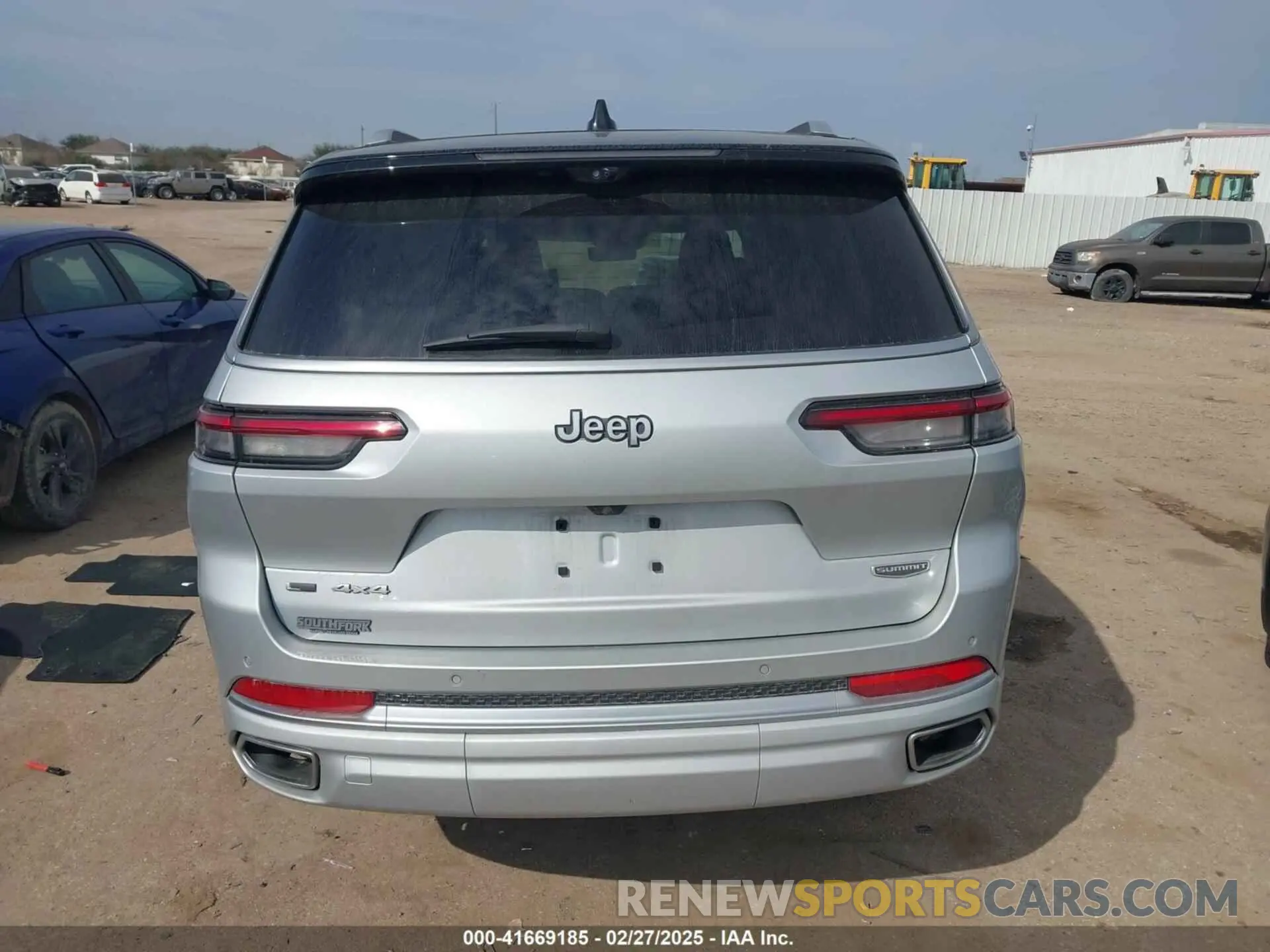 16 Photograph of a damaged car 1C4RJKEG7P8700759 JEEP GRAND CHEROKEE L 2023