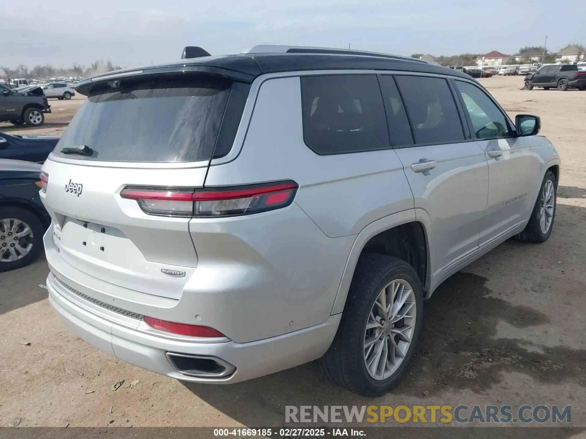 4 Photograph of a damaged car 1C4RJKEG7P8700759 JEEP GRAND CHEROKEE L 2023