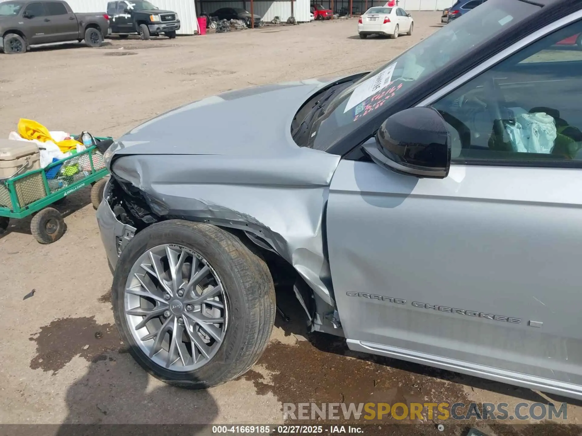 6 Photograph of a damaged car 1C4RJKEG7P8700759 JEEP GRAND CHEROKEE L 2023