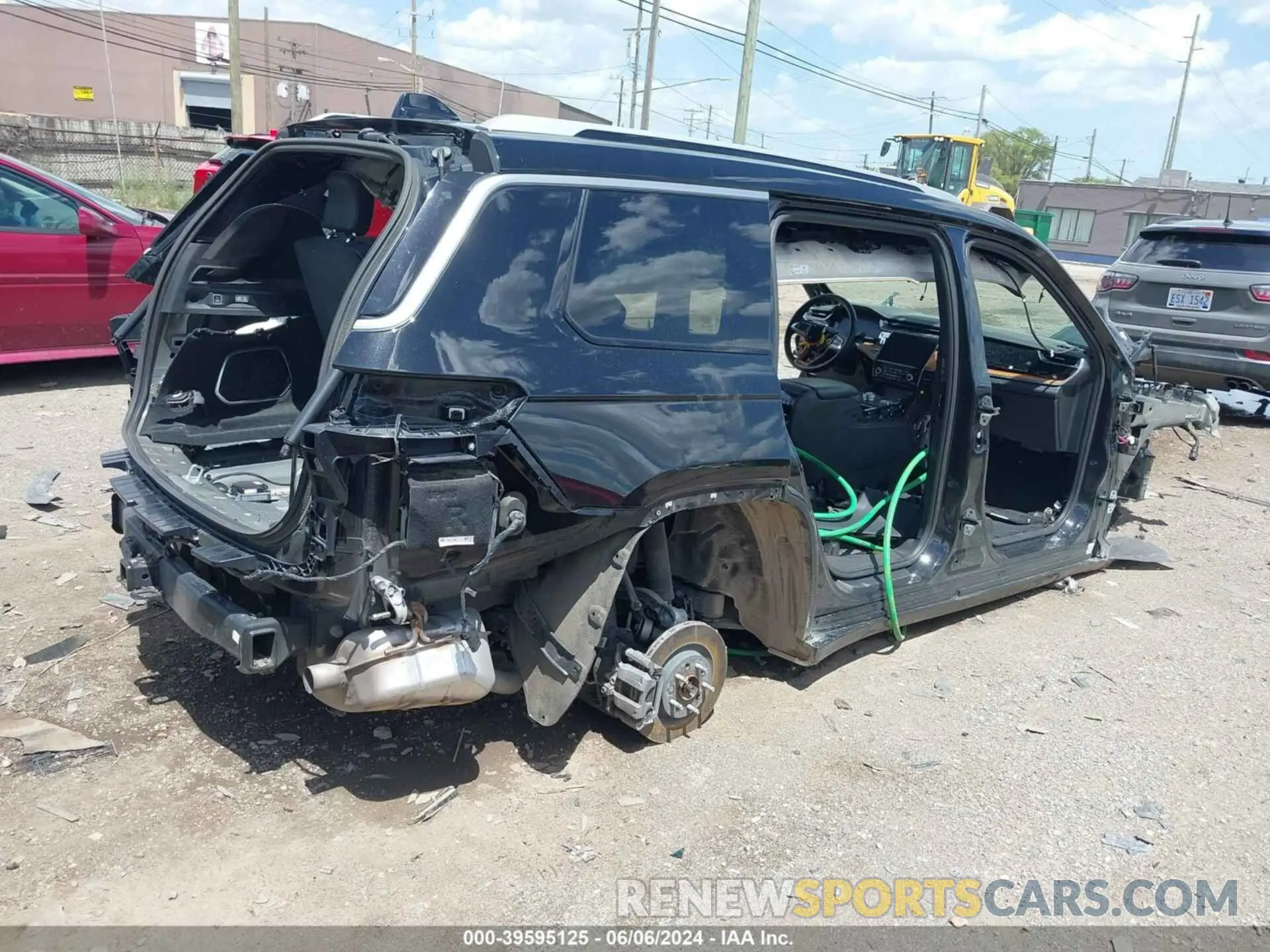 4 Photograph of a damaged car 1C4RJKET8P8108400 JEEP GRAND CHEROKEE L 2023