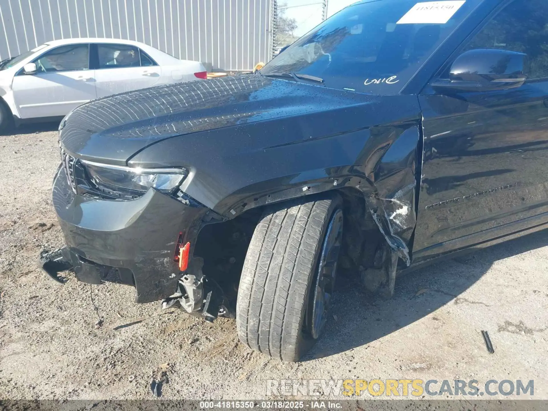 6 Photograph of a damaged car 1C4RJKET8P8869069 JEEP GRAND CHEROKEE L 2023