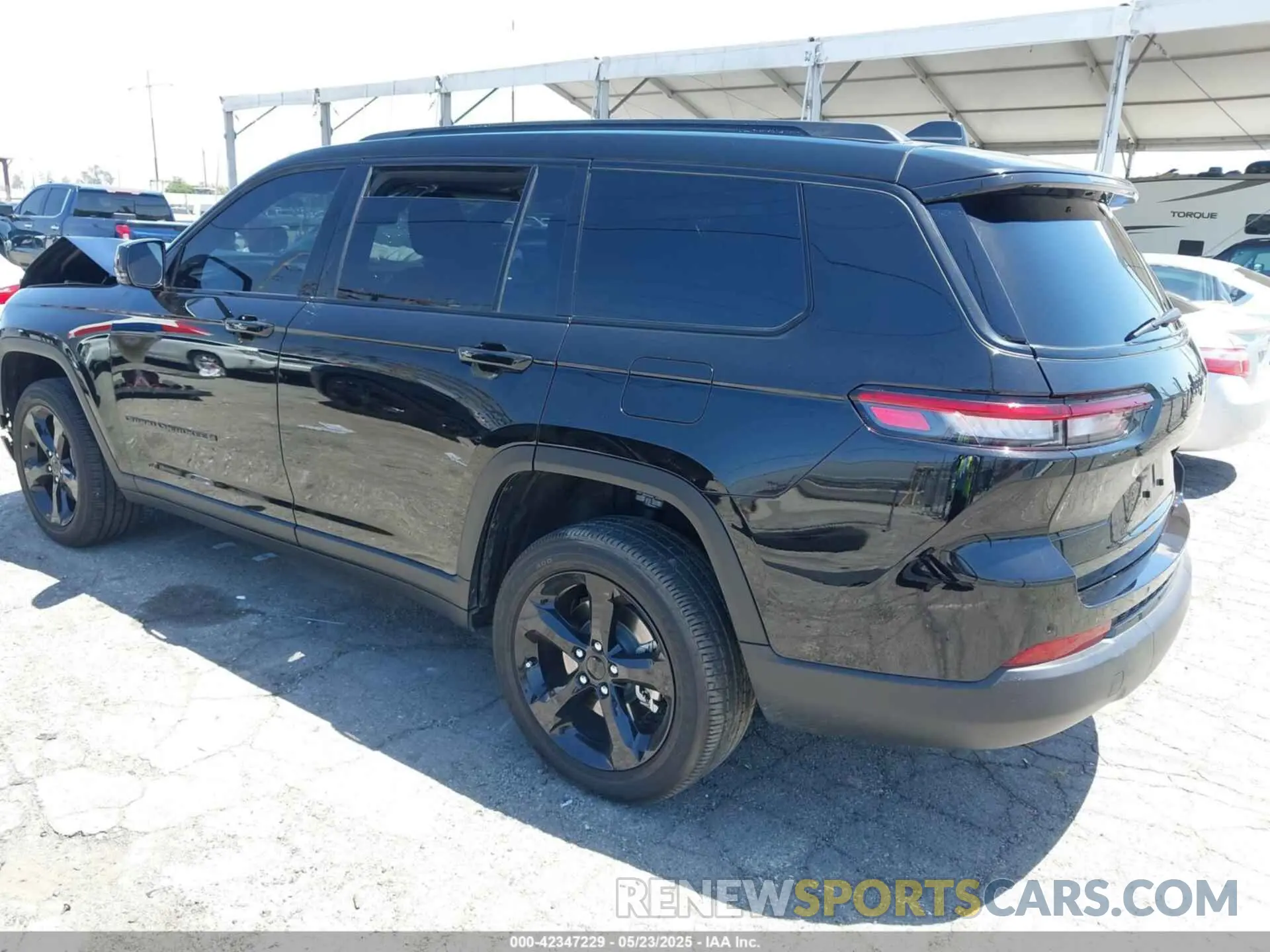 3 Photograph of a damaged car 1C4RJJAG0R8601865 JEEP GRAND CHEROKEE L 2024