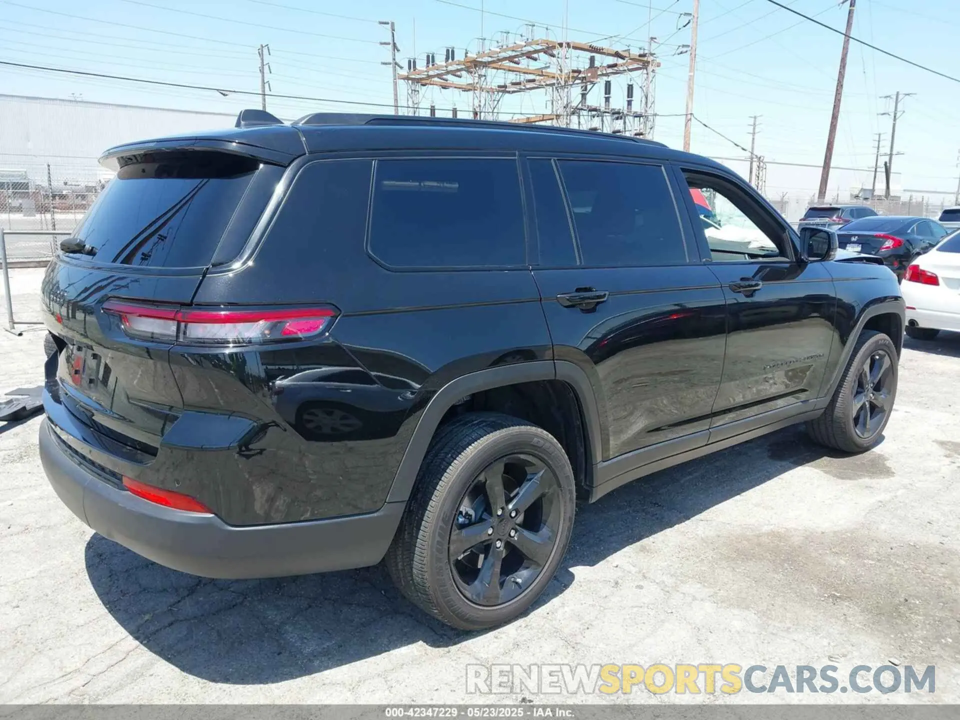 4 Photograph of a damaged car 1C4RJJAG0R8601865 JEEP GRAND CHEROKEE L 2024