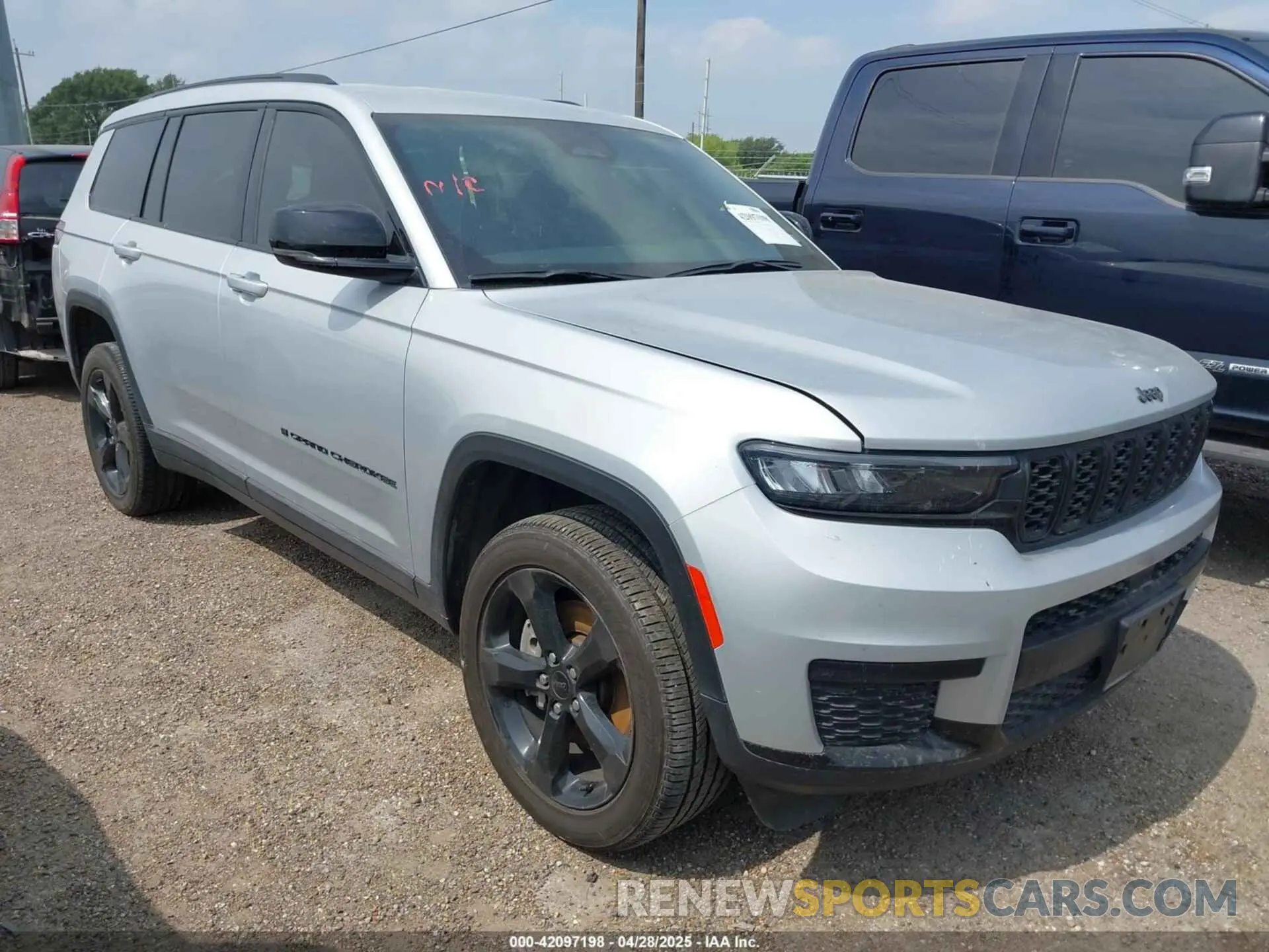 1 Photograph of a damaged car 1C4RJJAG5R8531652 JEEP GRAND CHEROKEE L 2024