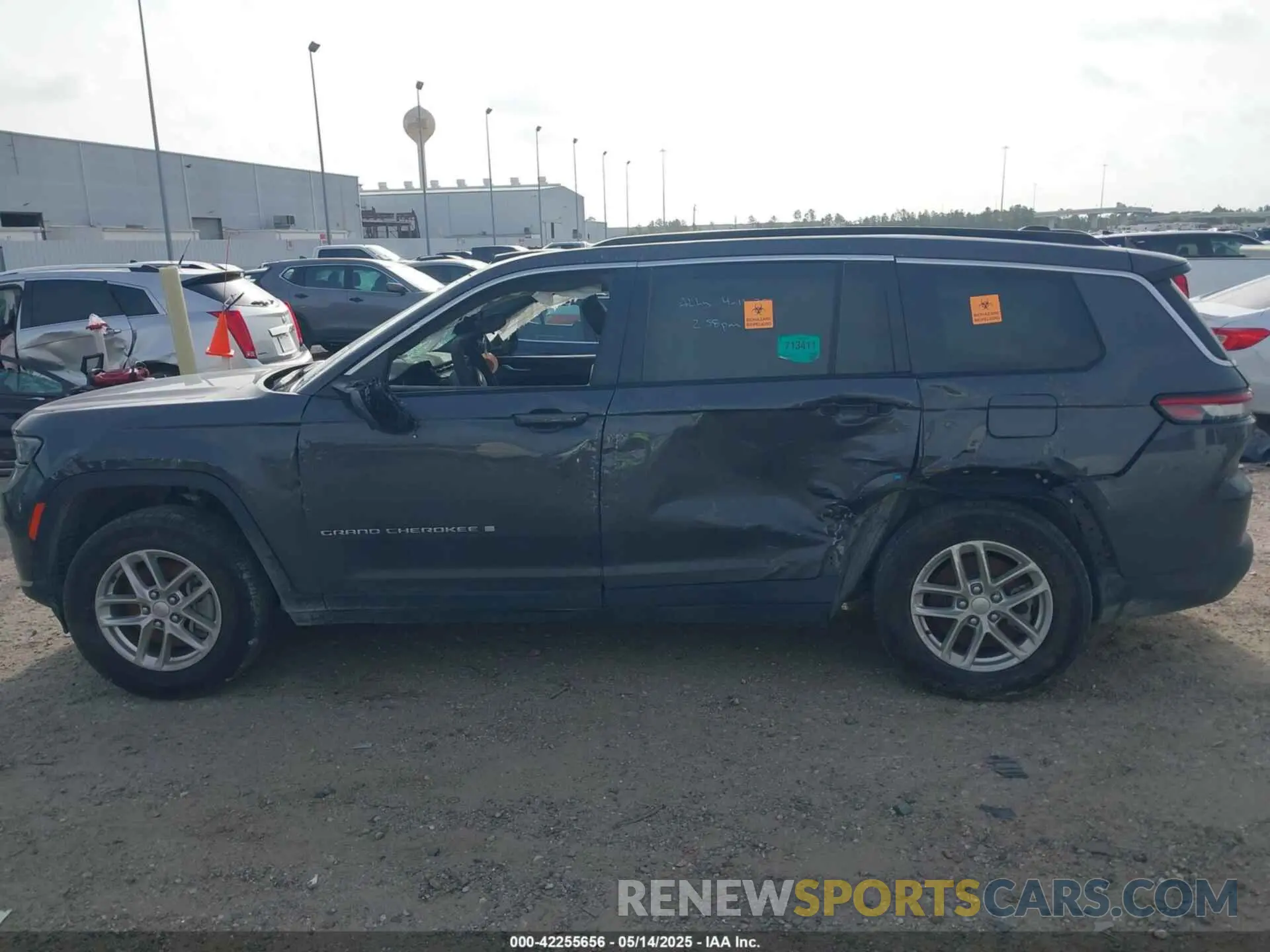 13 Photograph of a damaged car 1C4RJJAG7R8559355 JEEP GRAND CHEROKEE L 2024