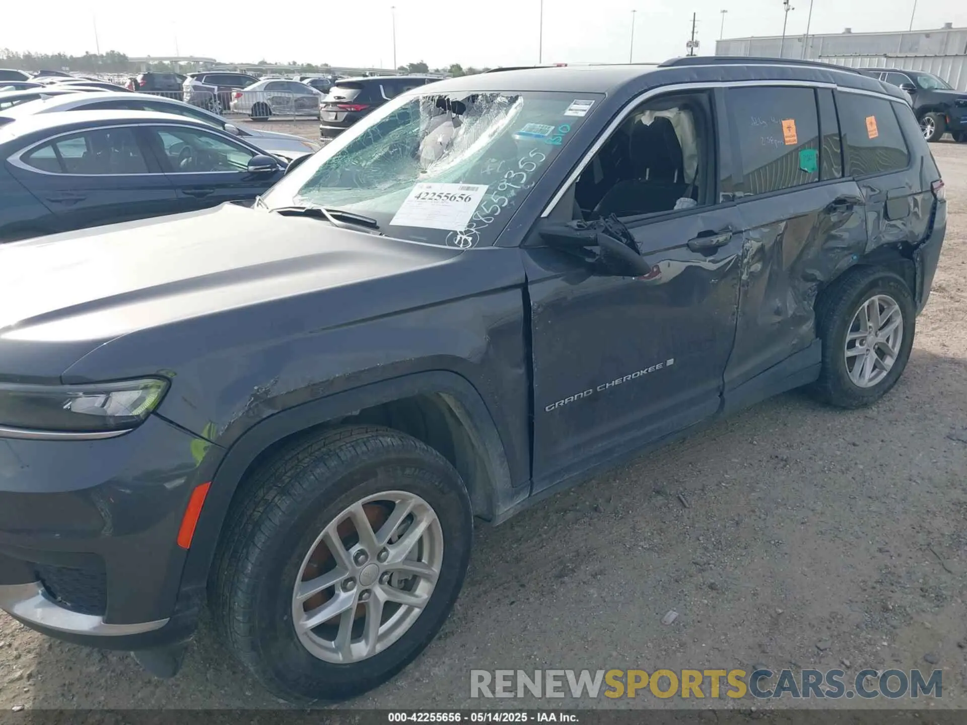16 Photograph of a damaged car 1C4RJJAG7R8559355 JEEP GRAND CHEROKEE L 2024