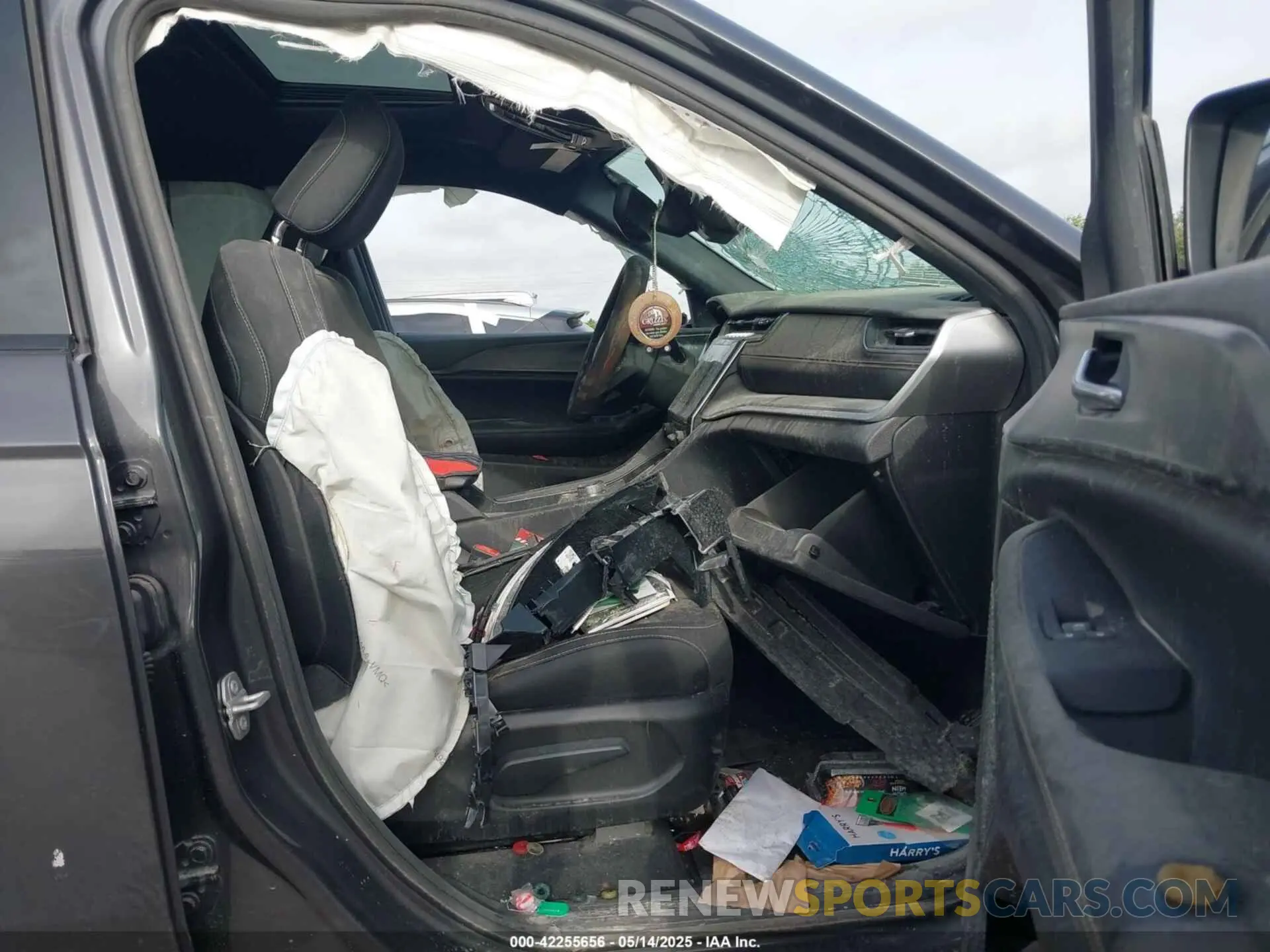 5 Photograph of a damaged car 1C4RJJAG7R8559355 JEEP GRAND CHEROKEE L 2024
