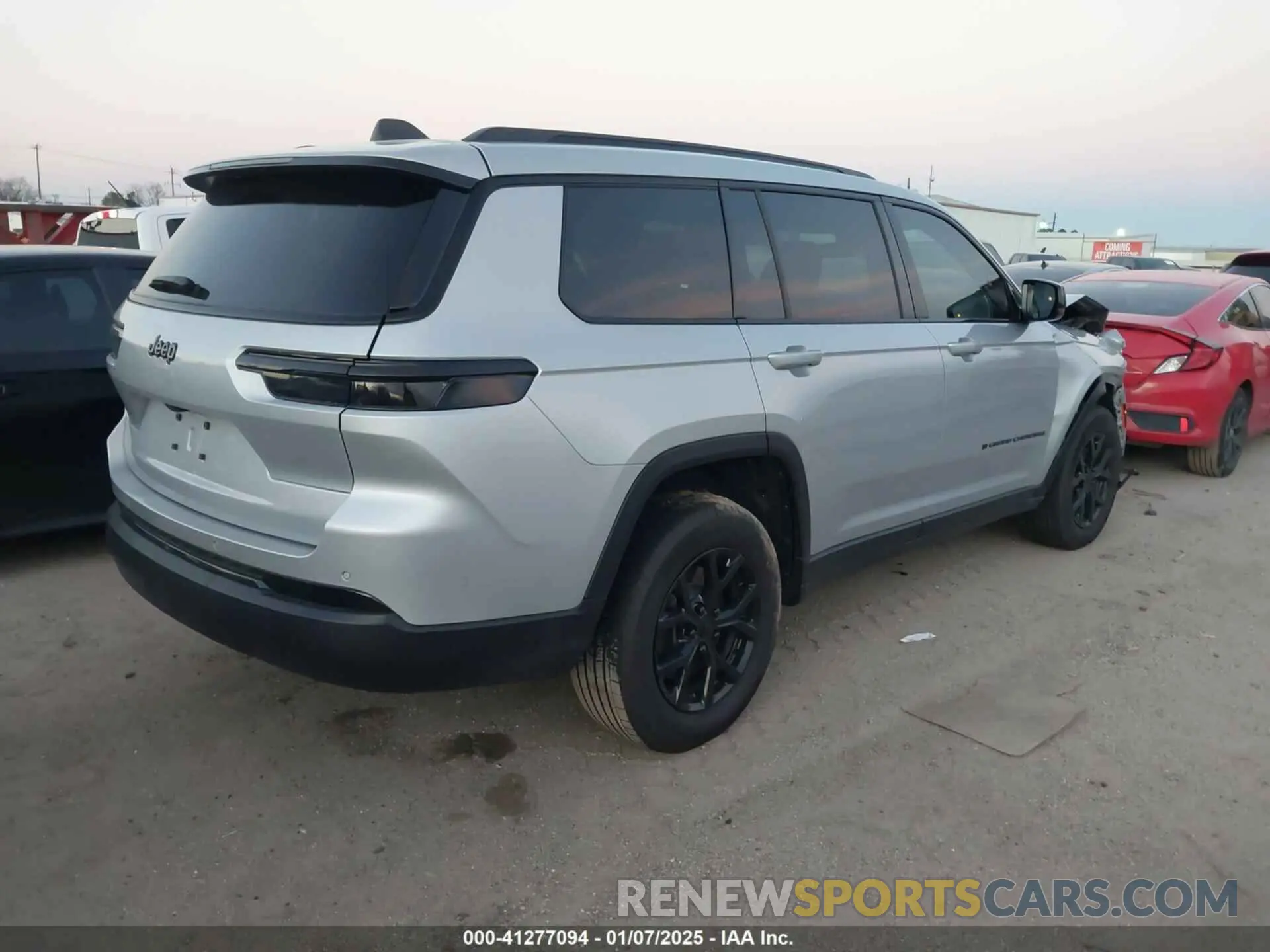 4 Photograph of a damaged car 1C4RJJAG9R8612184 JEEP GRAND CHEROKEE L 2024
