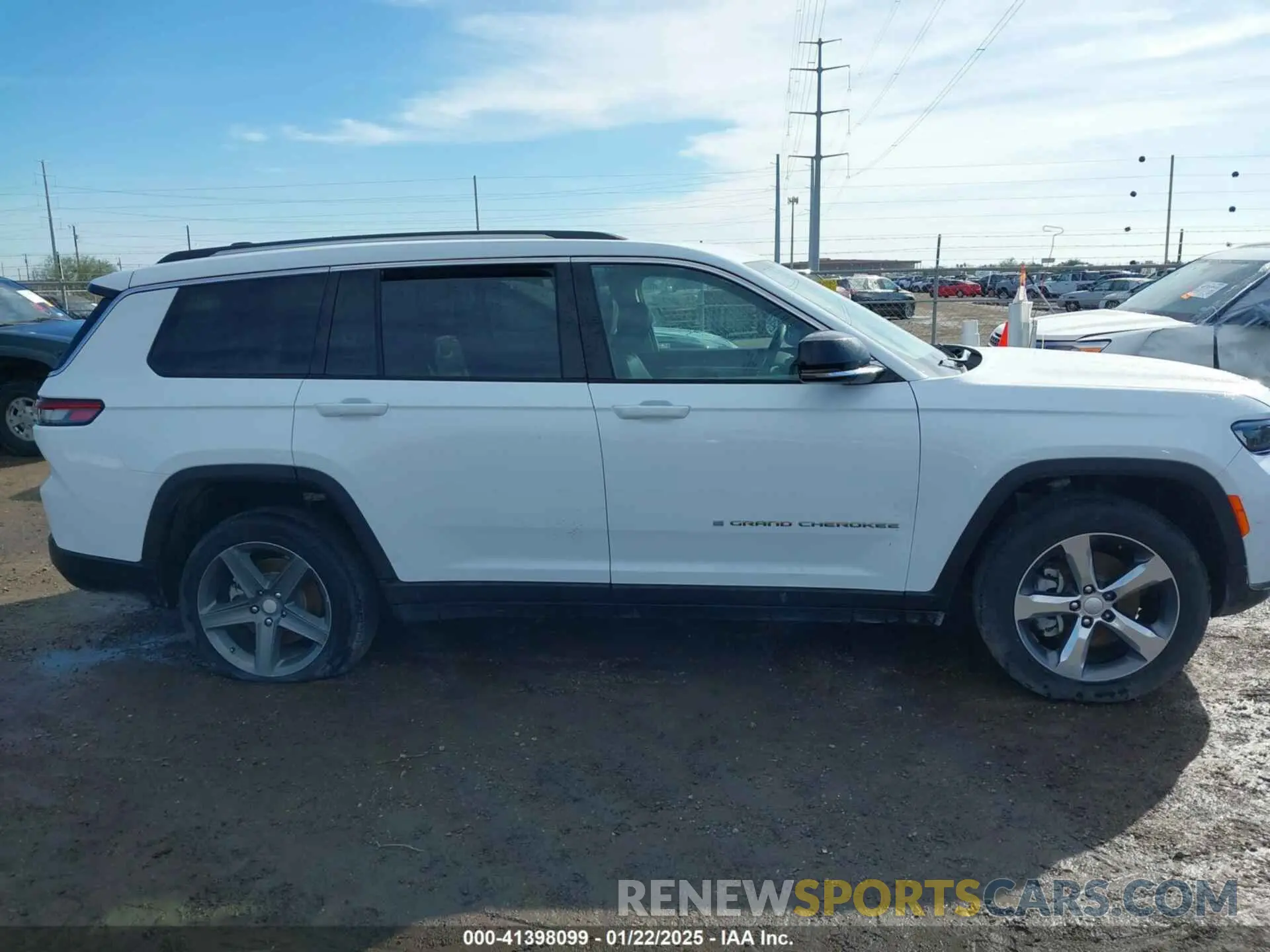 12 Photograph of a damaged car 1C4RJJBG0R8945534 JEEP GRAND CHEROKEE L 2024