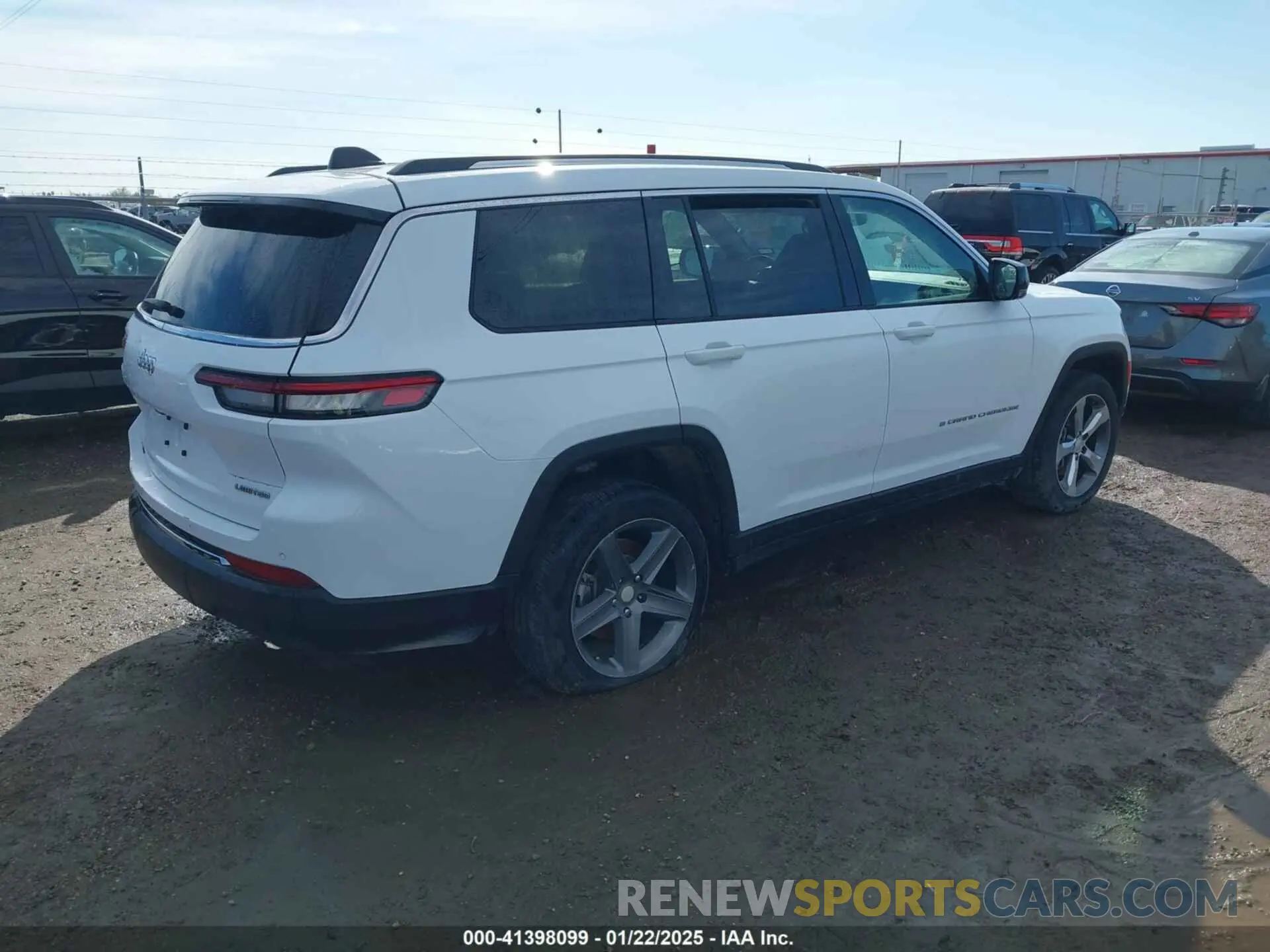 4 Photograph of a damaged car 1C4RJJBG0R8945534 JEEP GRAND CHEROKEE L 2024