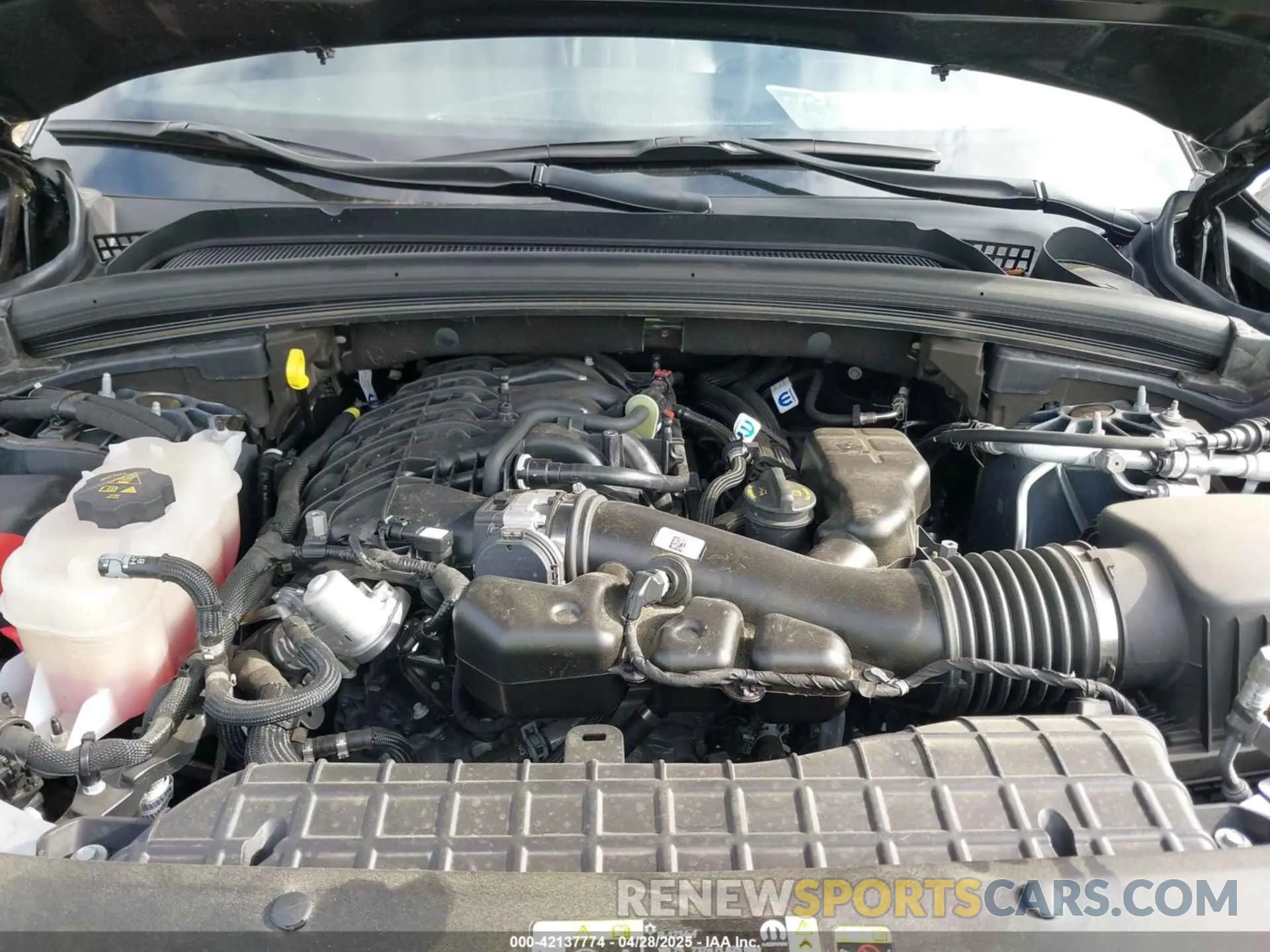 10 Photograph of a damaged car 1C4RJJBG1R8546339 JEEP GRAND CHEROKEE L 2024