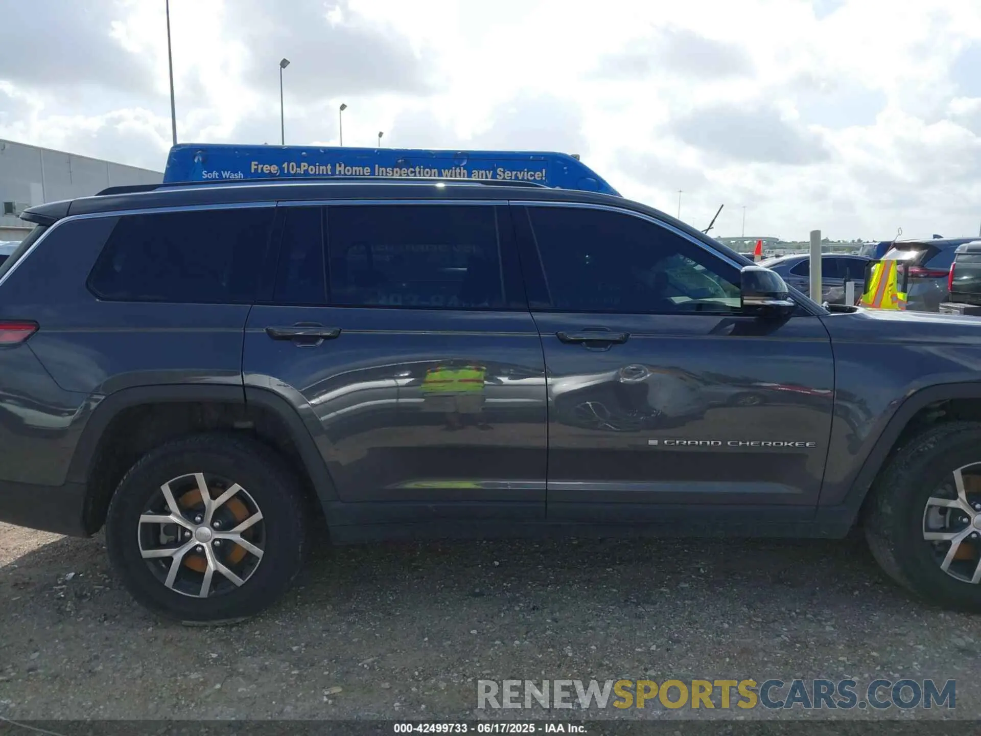 13 Photograph of a damaged car 1C4RJJBG6R8922632 JEEP GRAND CHEROKEE L 2024