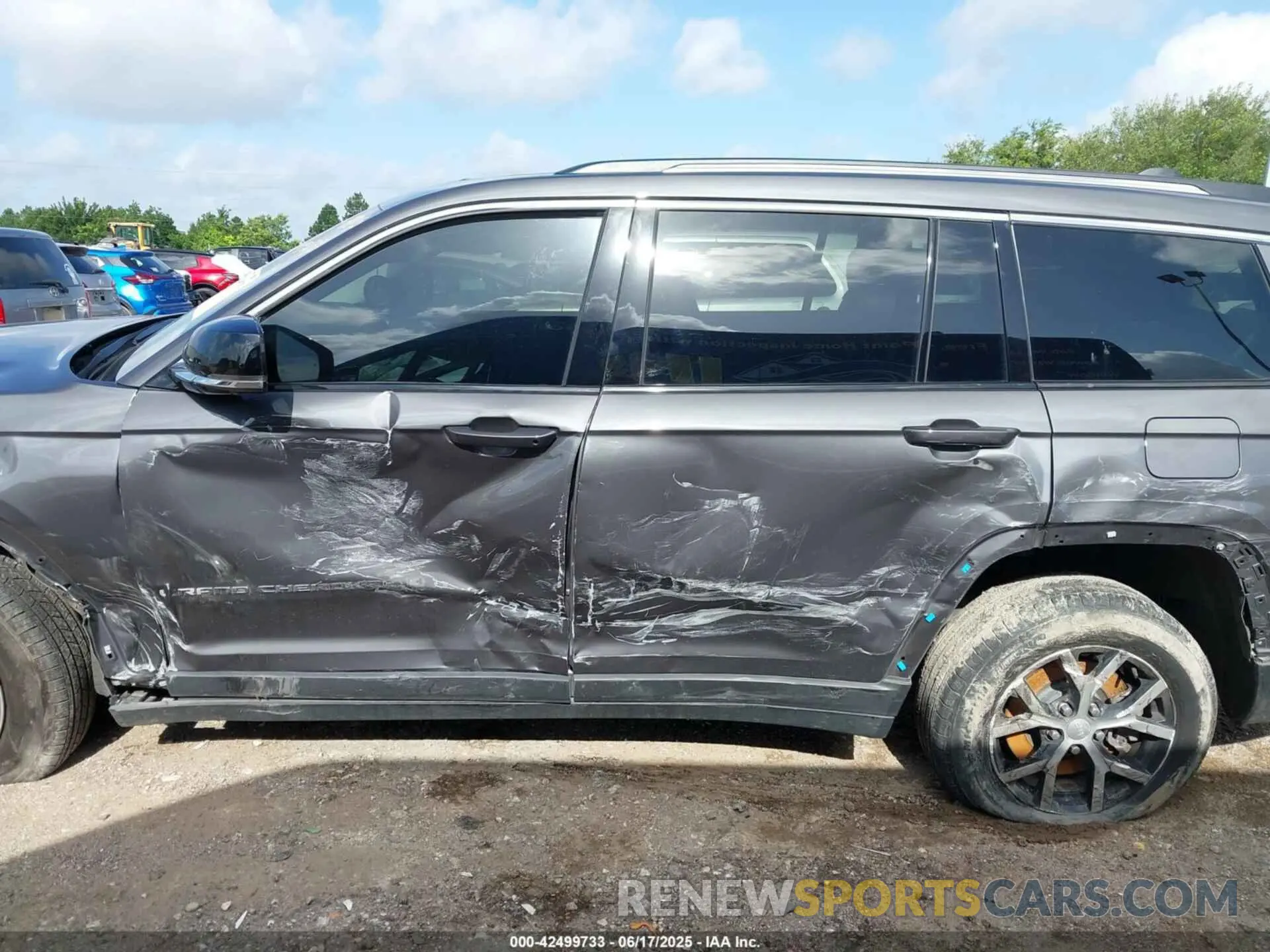 14 Photograph of a damaged car 1C4RJJBG6R8922632 JEEP GRAND CHEROKEE L 2024
