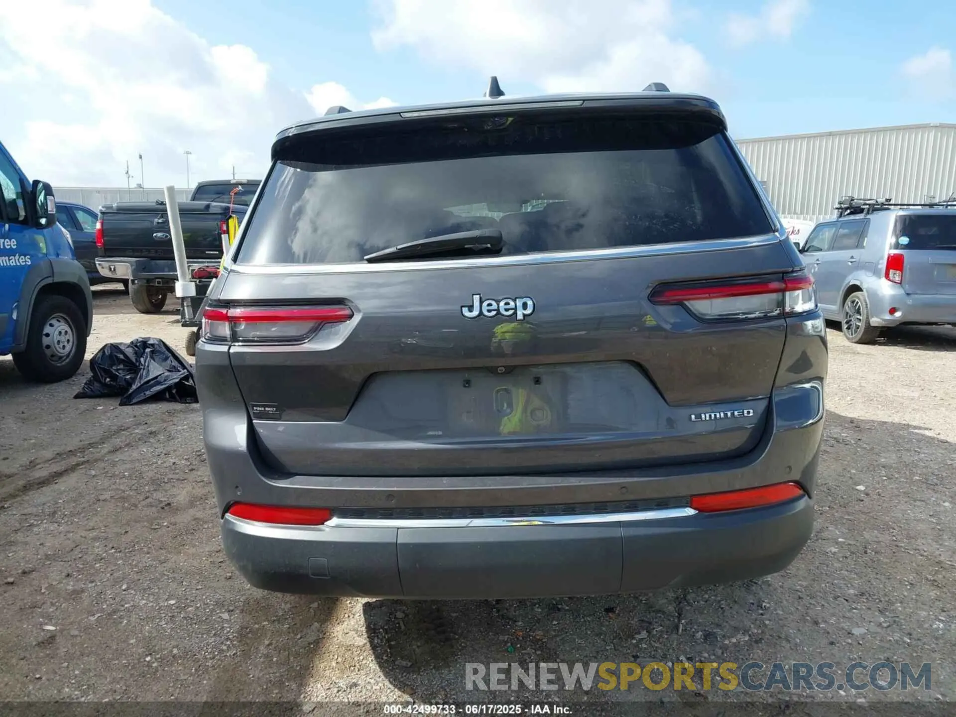 16 Photograph of a damaged car 1C4RJJBG6R8922632 JEEP GRAND CHEROKEE L 2024