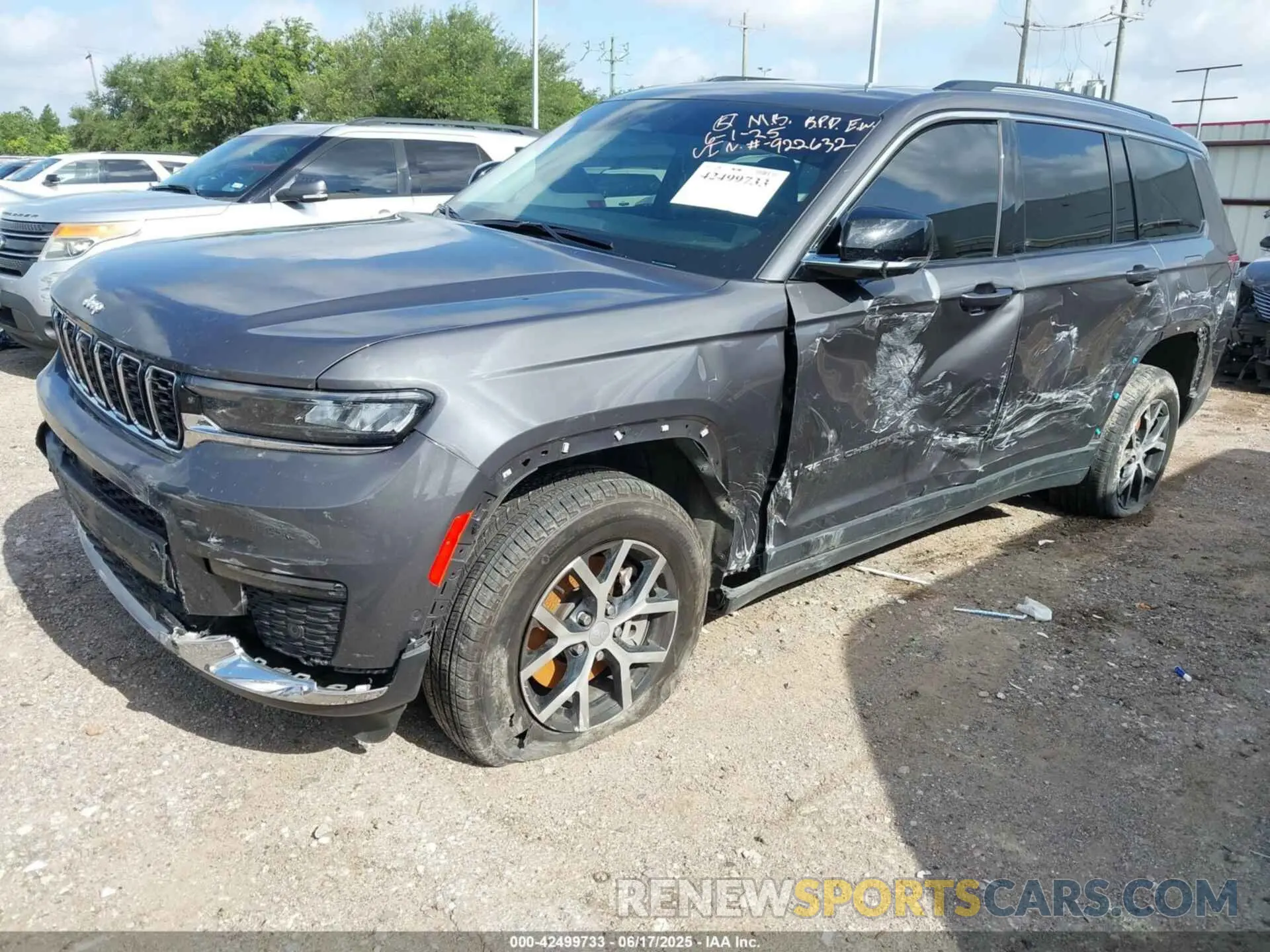 2 Photograph of a damaged car 1C4RJJBG6R8922632 JEEP GRAND CHEROKEE L 2024
