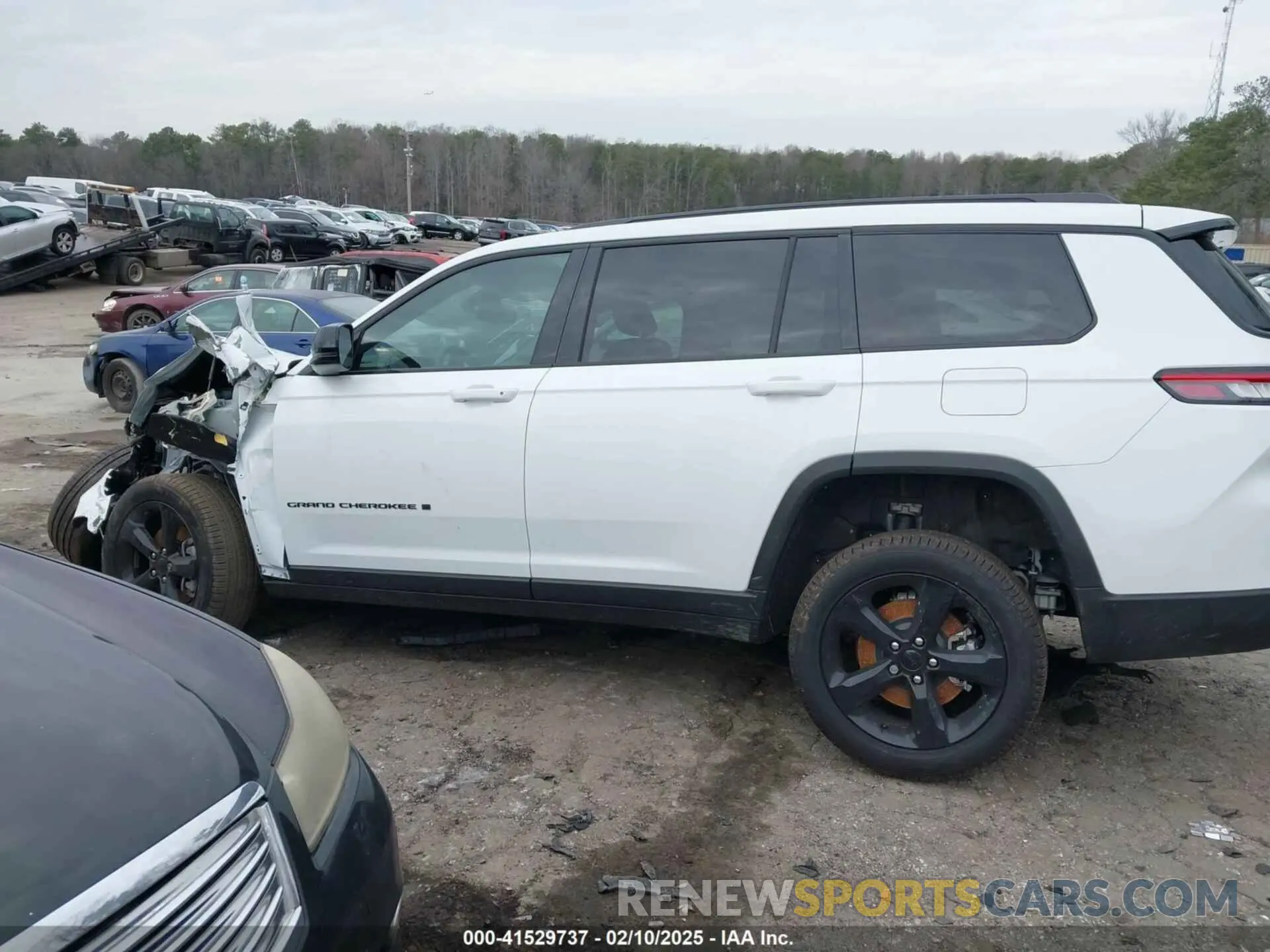 14 Photograph of a damaged car 1C4RJJBGXR8525537 JEEP GRAND CHEROKEE L 2024