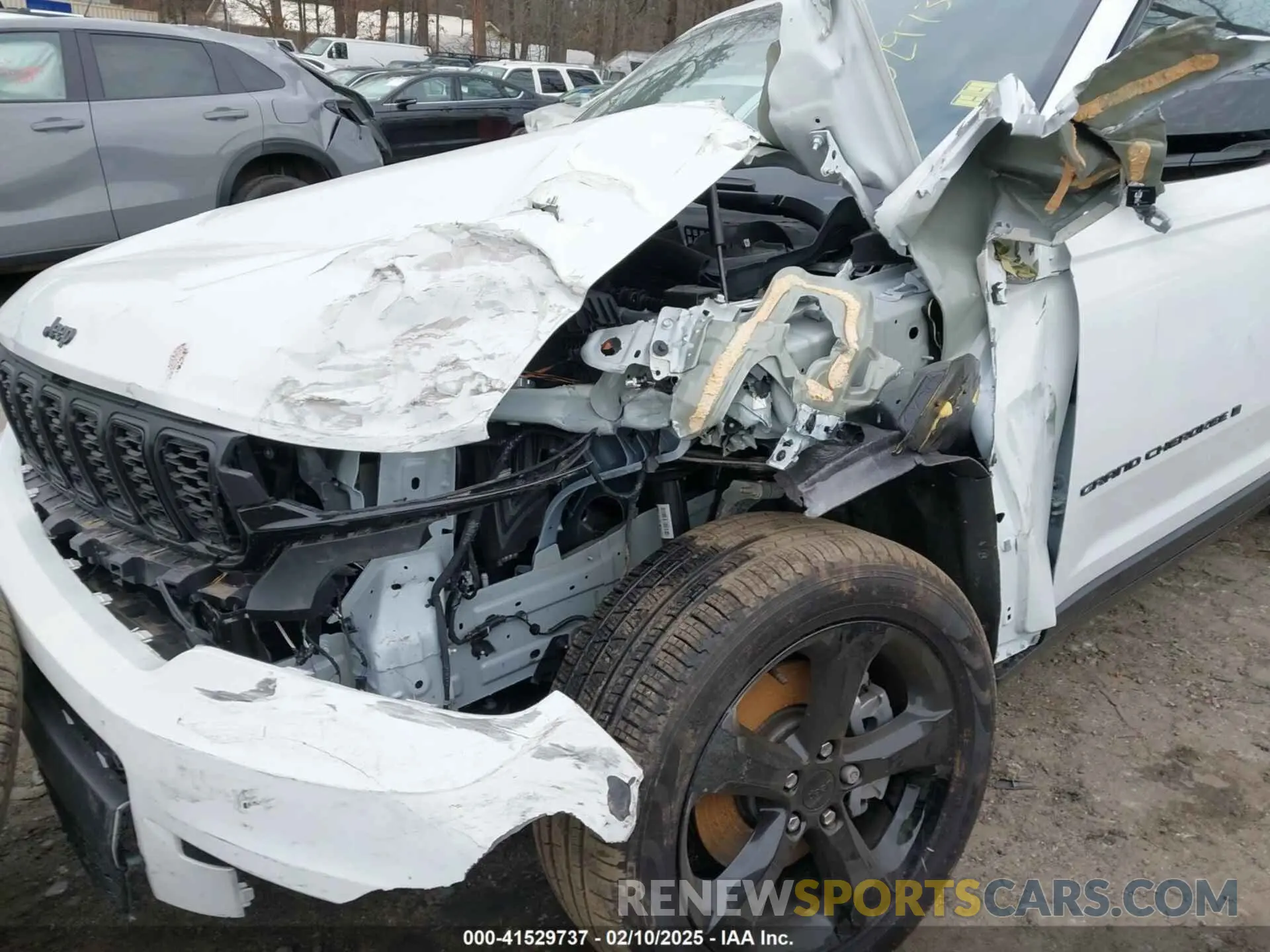6 Photograph of a damaged car 1C4RJJBGXR8525537 JEEP GRAND CHEROKEE L 2024