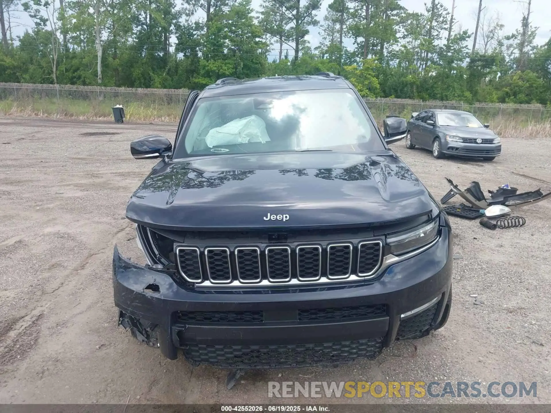 12 Photograph of a damaged car 1C4RJJBGXR8922522 JEEP GRAND CHEROKEE L 2024