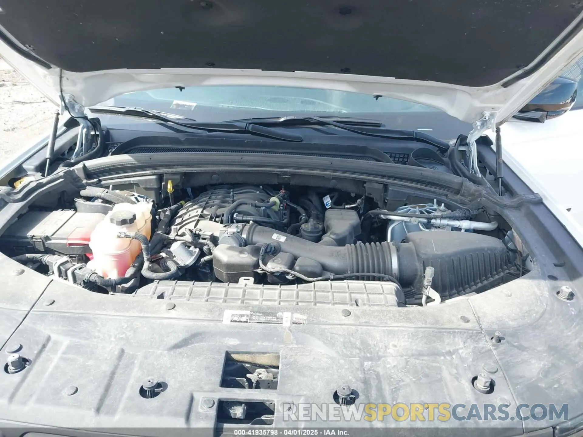 10 Photograph of a damaged car 1C4RJKAG0R8549109 JEEP GRAND CHEROKEE L 2024
