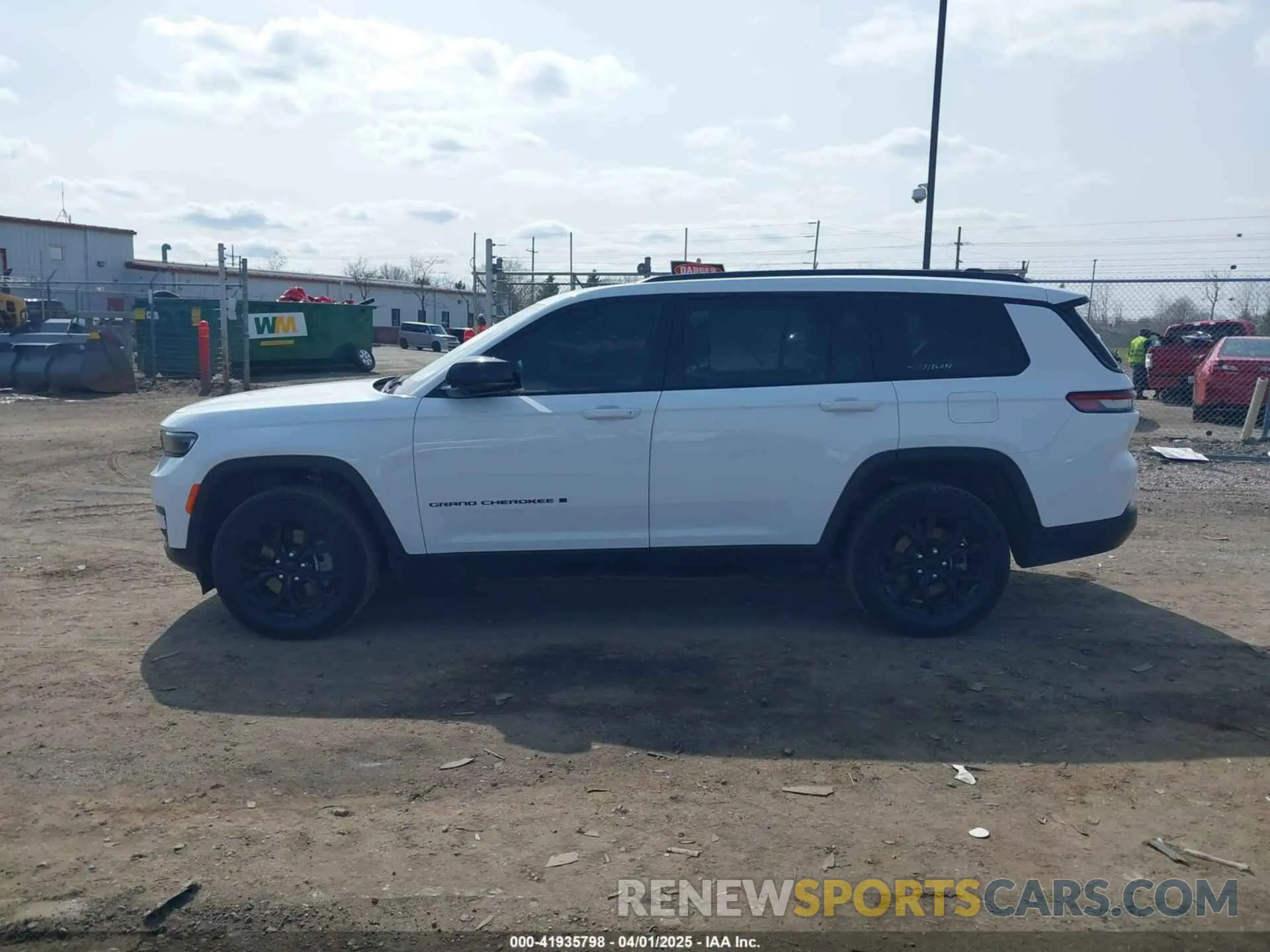 14 Photograph of a damaged car 1C4RJKAG0R8549109 JEEP GRAND CHEROKEE L 2024