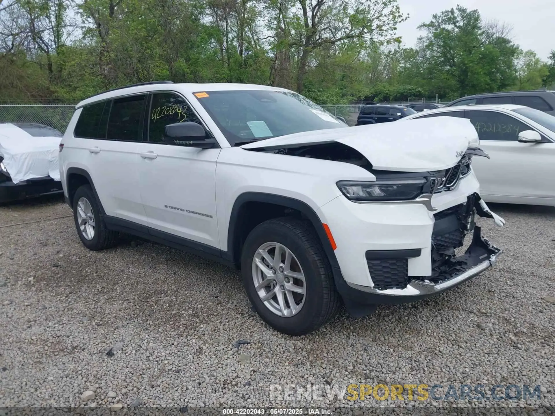 1 Photograph of a damaged car 1C4RJKAG0R8614511 JEEP GRAND CHEROKEE L 2024