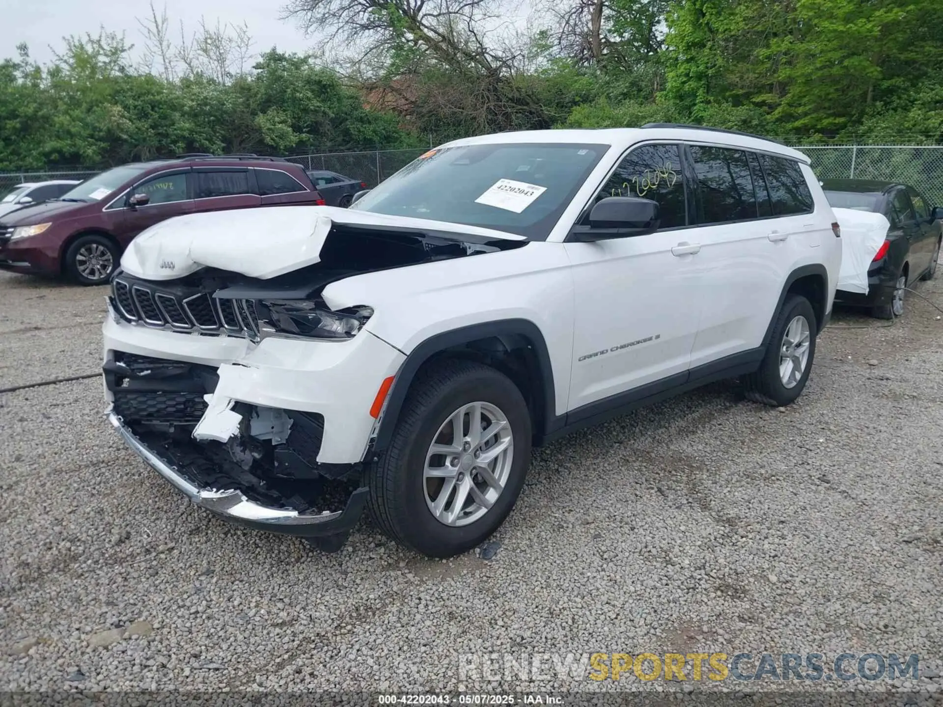 2 Photograph of a damaged car 1C4RJKAG0R8614511 JEEP GRAND CHEROKEE L 2024