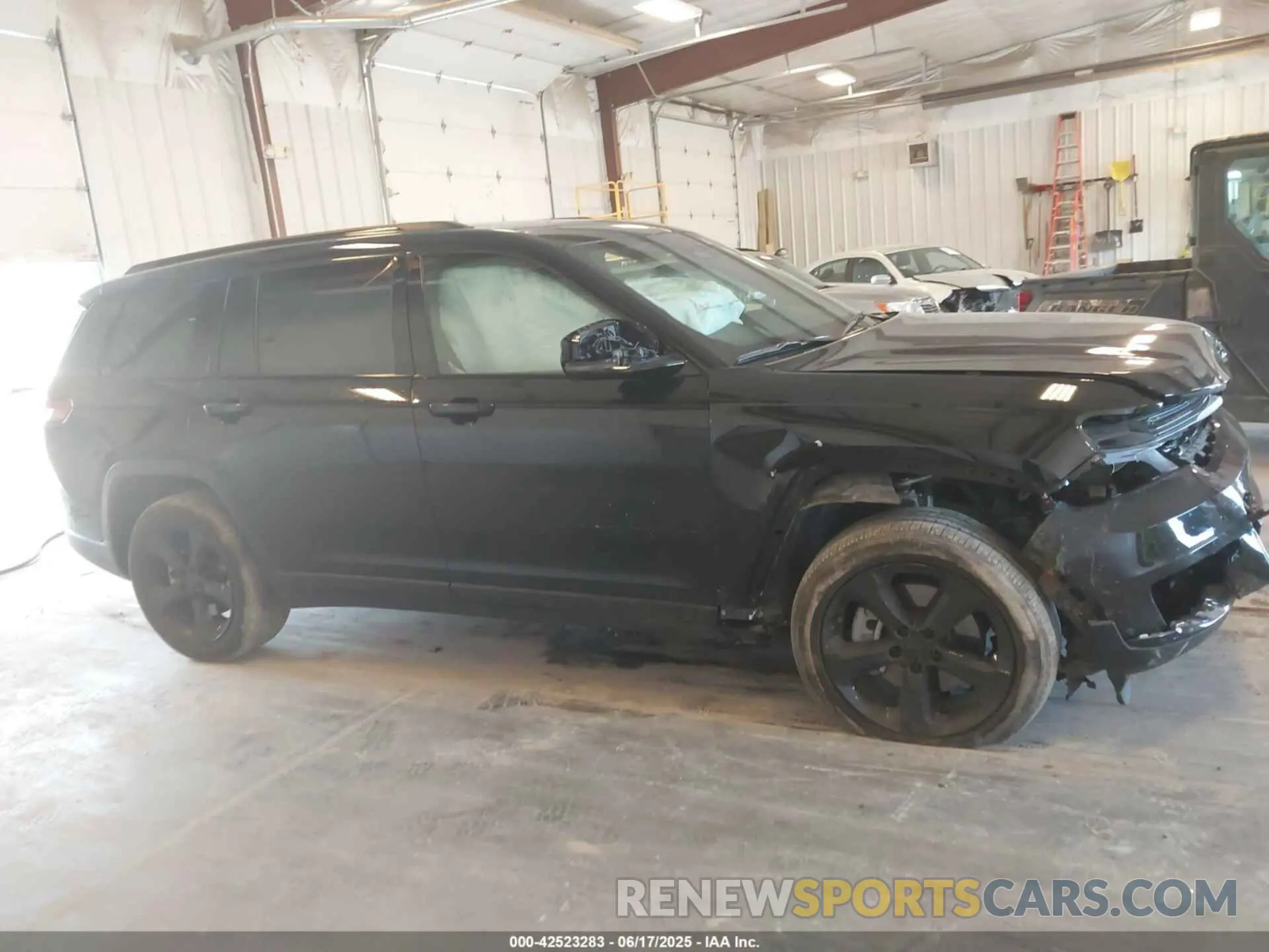 13 Photograph of a damaged car 1C4RJKAG3R8508859 JEEP GRAND CHEROKEE L 2024