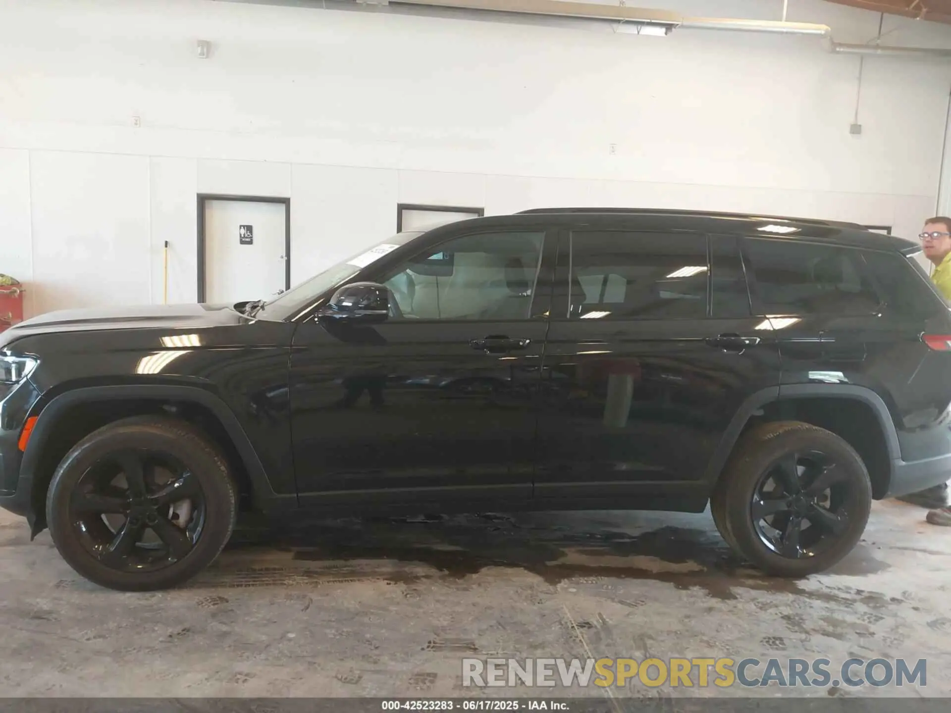 14 Photograph of a damaged car 1C4RJKAG3R8508859 JEEP GRAND CHEROKEE L 2024