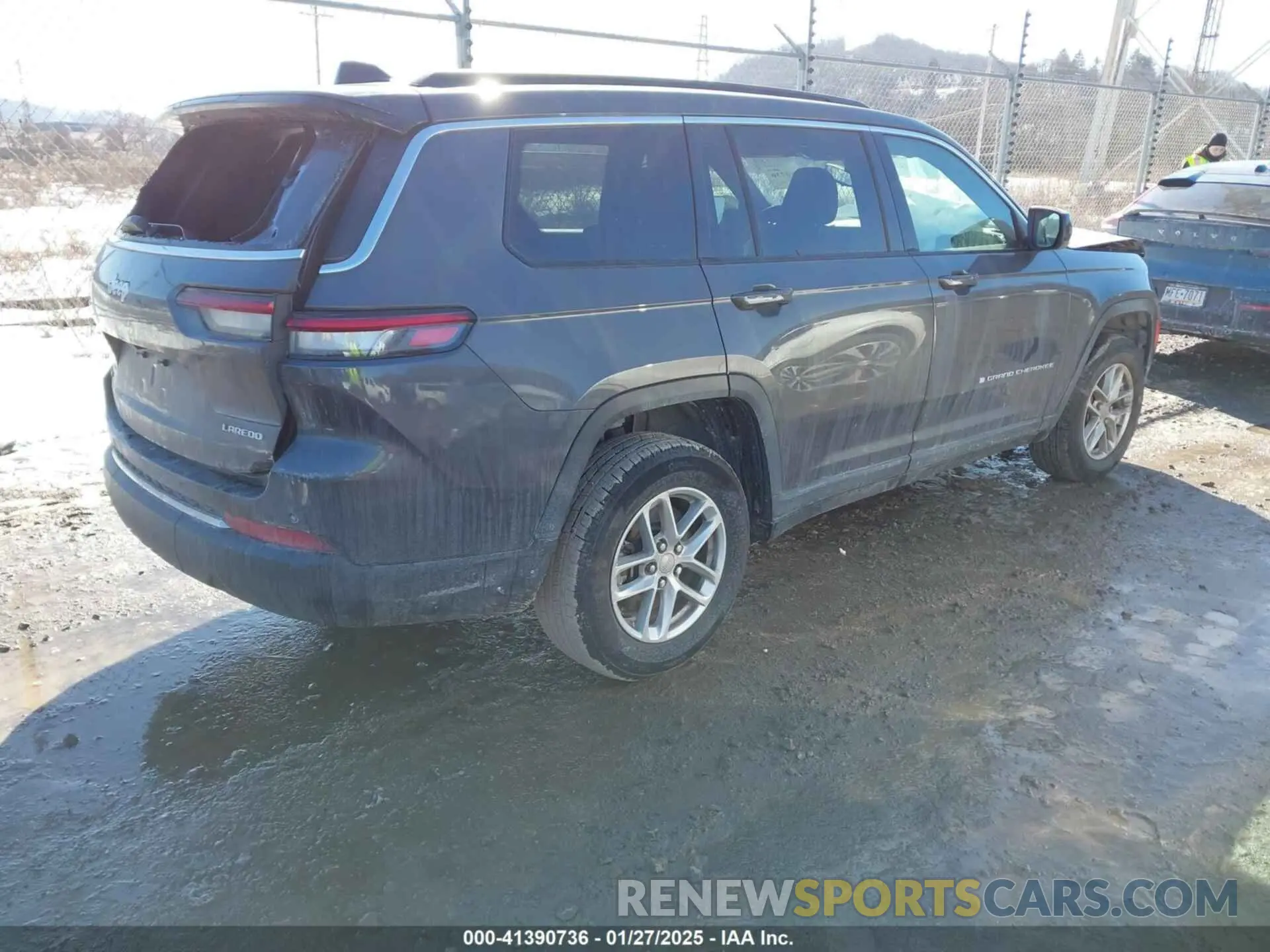 4 Photograph of a damaged car 1C4RJKAG3R8513852 JEEP GRAND CHEROKEE L 2024