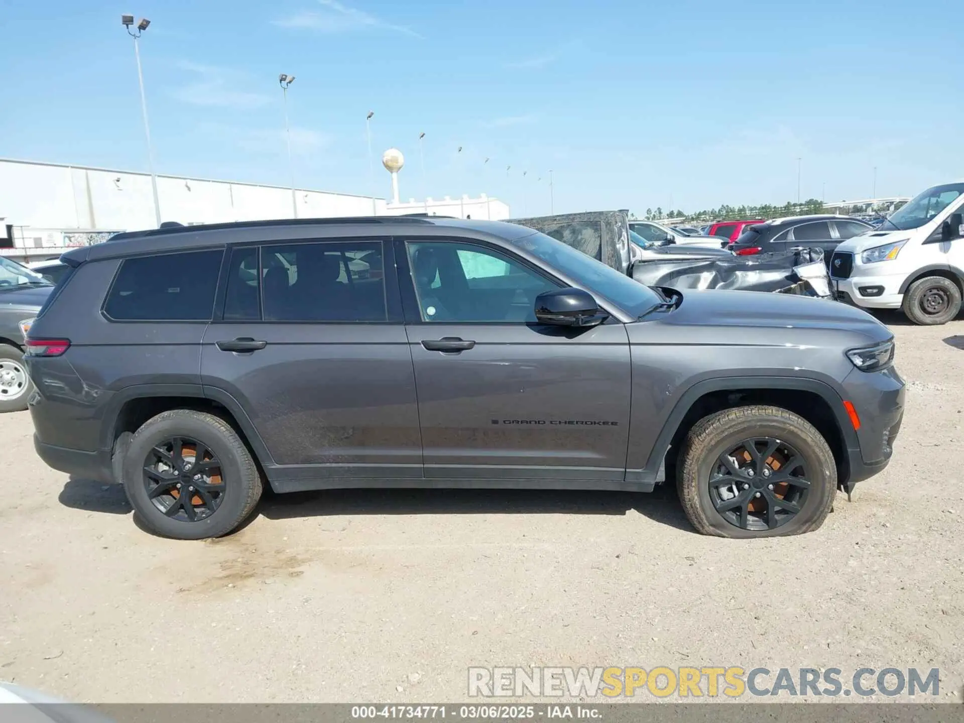 13 Photograph of a damaged car 1C4RJKAG4R8507770 JEEP GRAND CHEROKEE L 2024