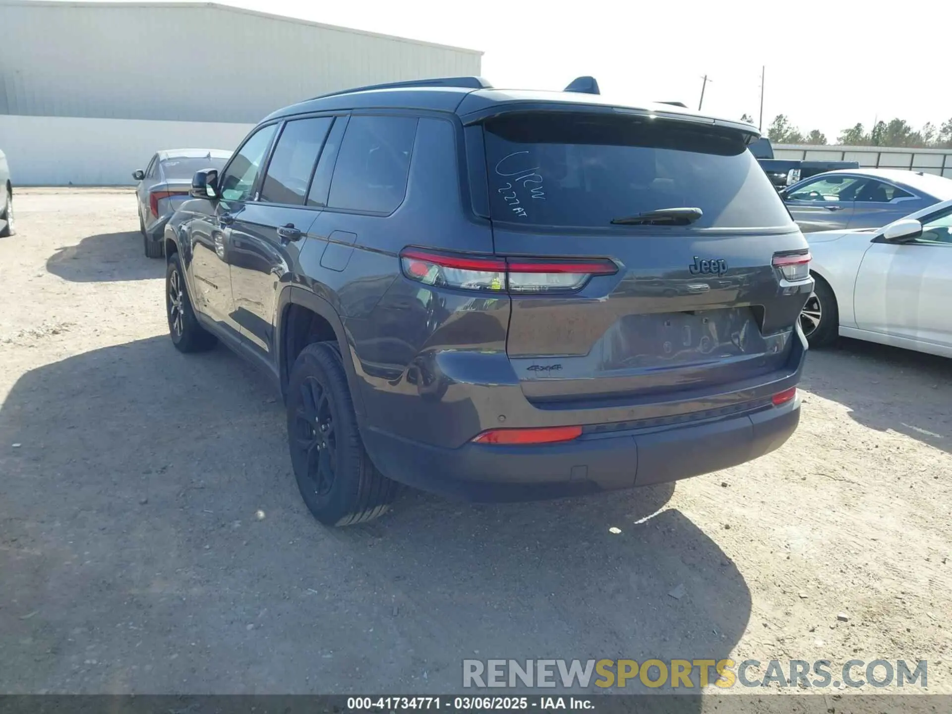 3 Photograph of a damaged car 1C4RJKAG4R8507770 JEEP GRAND CHEROKEE L 2024