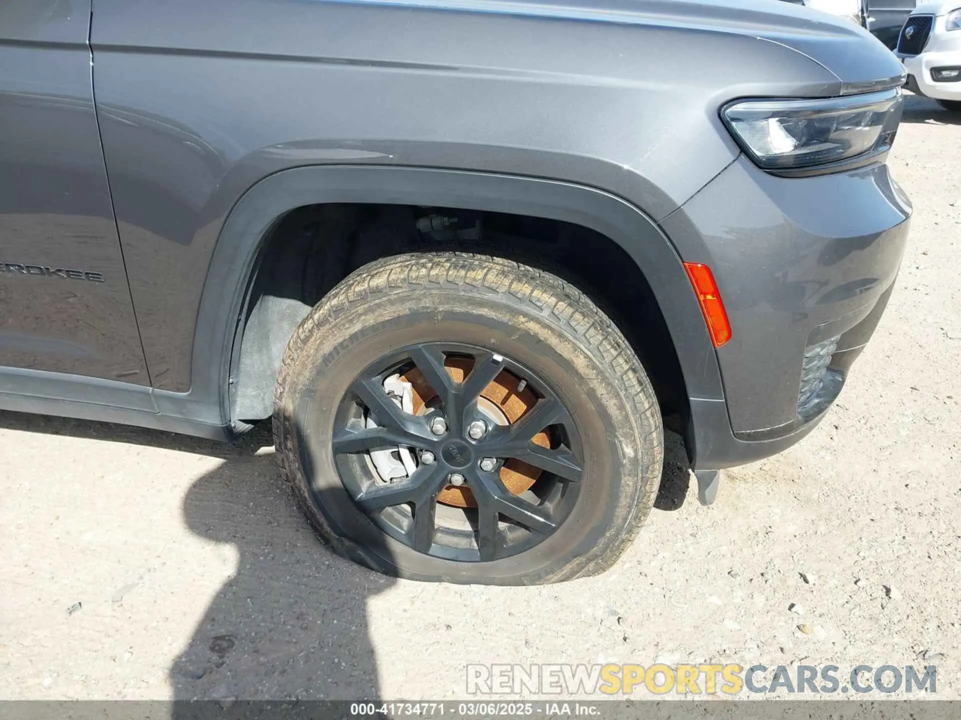 6 Photograph of a damaged car 1C4RJKAG4R8507770 JEEP GRAND CHEROKEE L 2024