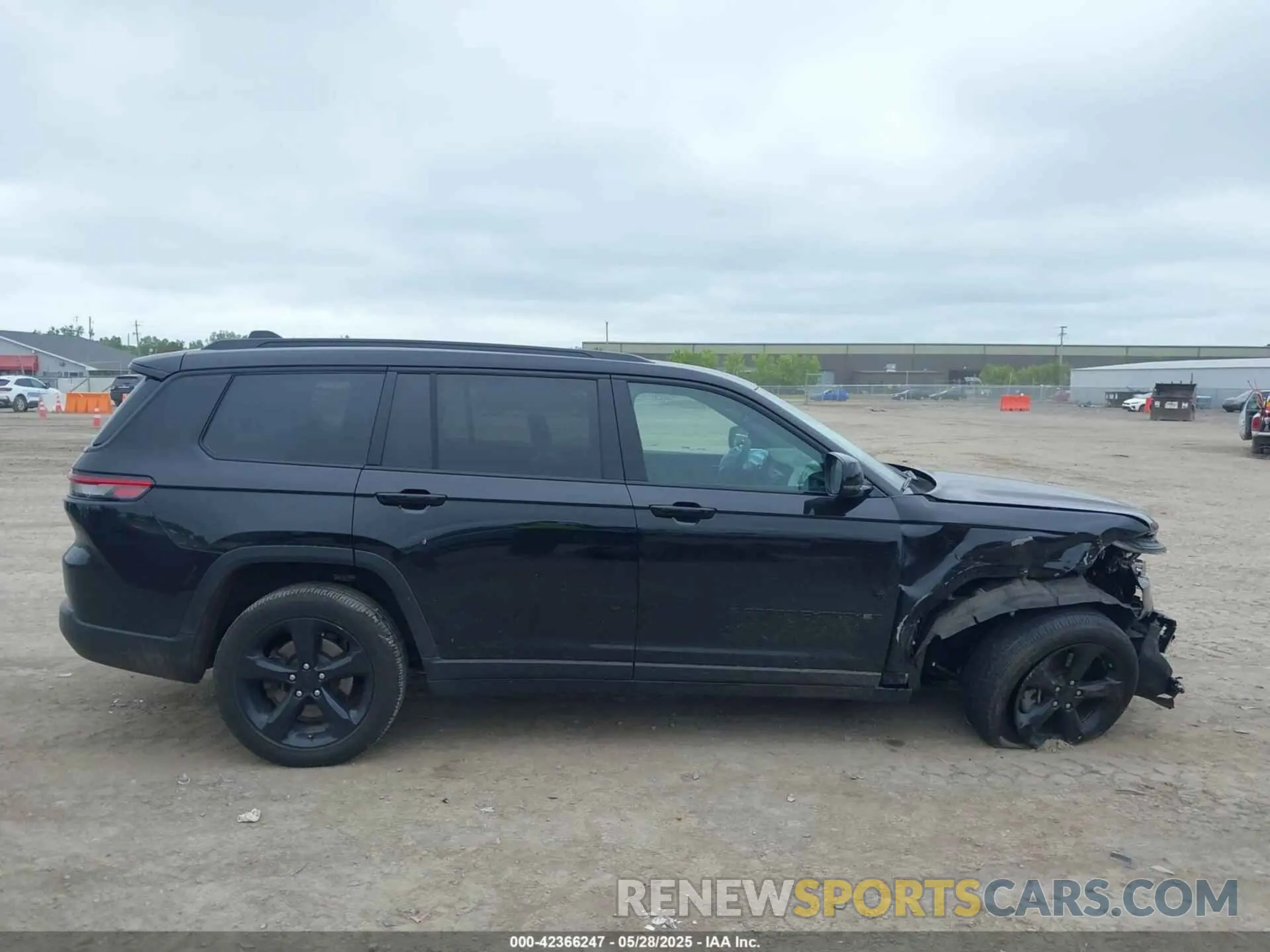 12 Photograph of a damaged car 1C4RJKAG4R8581402 JEEP GRAND CHEROKEE L 2024