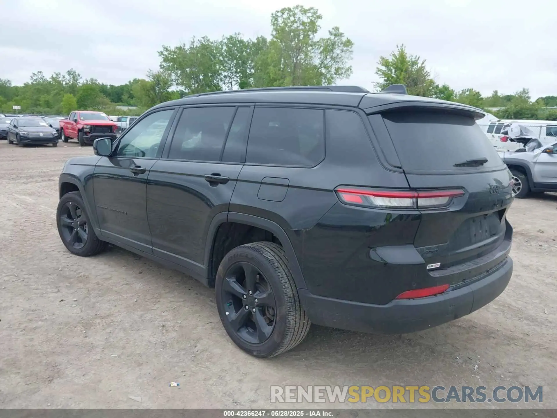 3 Photograph of a damaged car 1C4RJKAG4R8581402 JEEP GRAND CHEROKEE L 2024