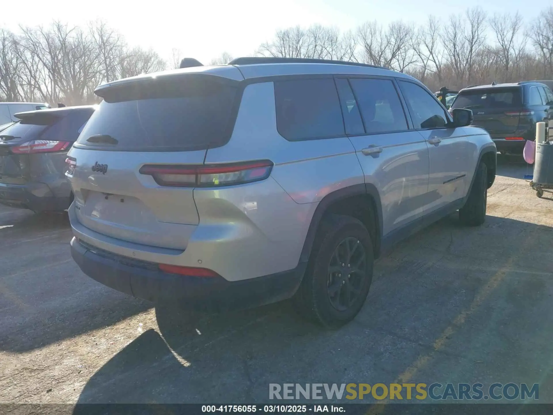 4 Photograph of a damaged car 1C4RJKAG6R8508242 JEEP GRAND CHEROKEE L 2024