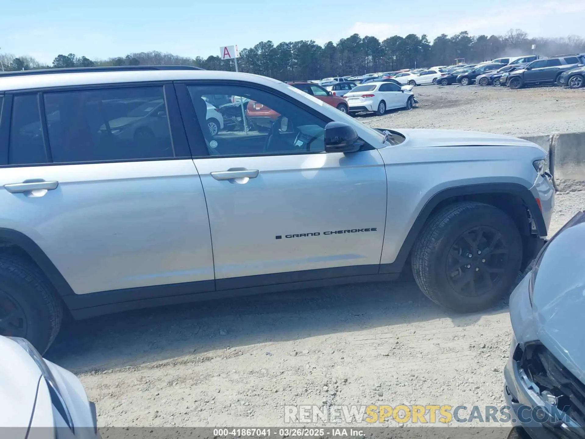 13 Photograph of a damaged car 1C4RJKAG6R8548904 JEEP GRAND CHEROKEE L 2024