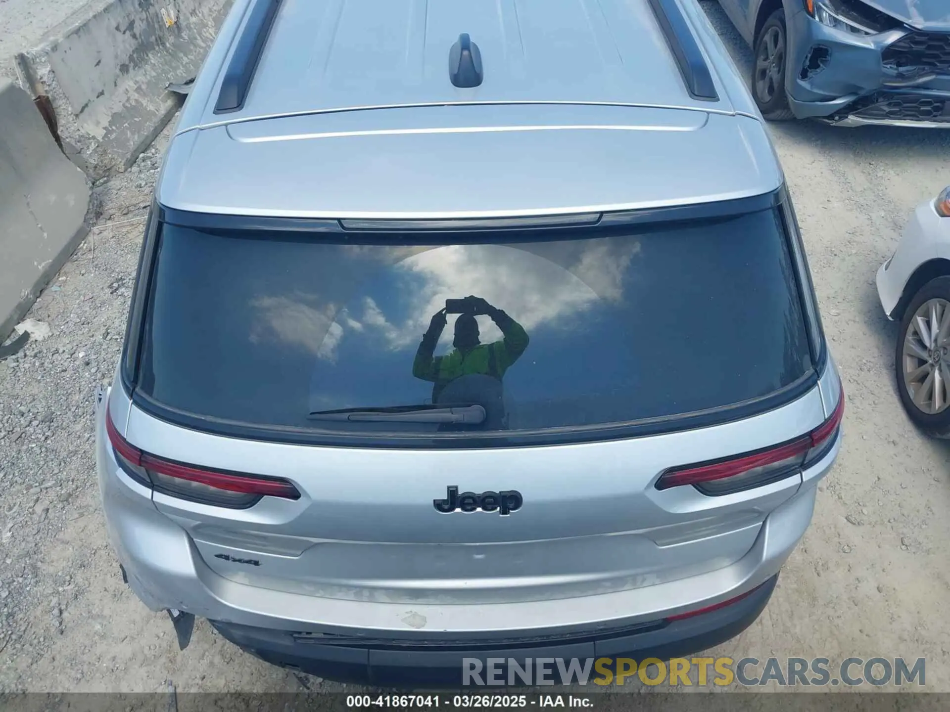 16 Photograph of a damaged car 1C4RJKAG6R8548904 JEEP GRAND CHEROKEE L 2024