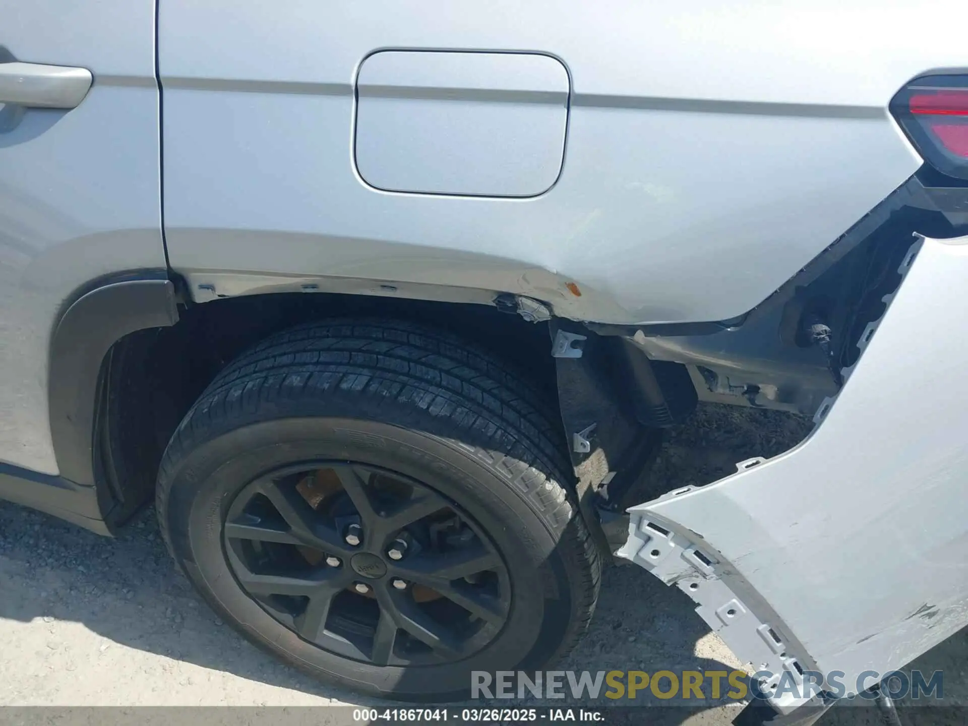 17 Photograph of a damaged car 1C4RJKAG6R8548904 JEEP GRAND CHEROKEE L 2024